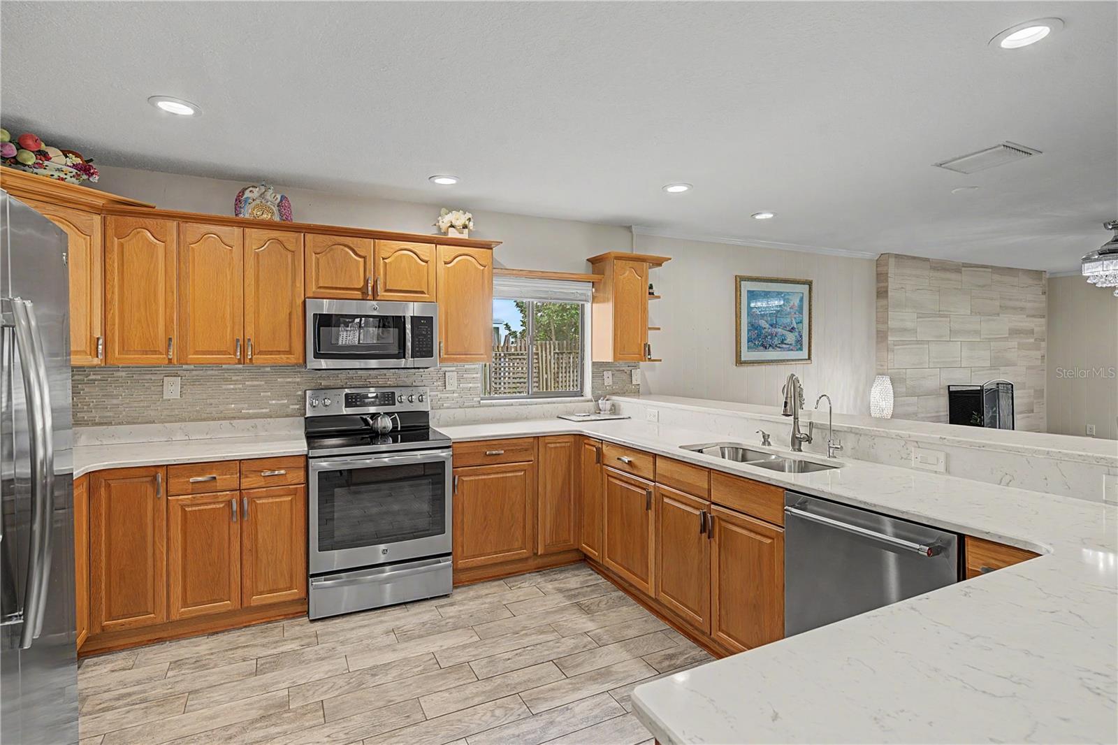 EAST LAKE WOODLANDS - Residential