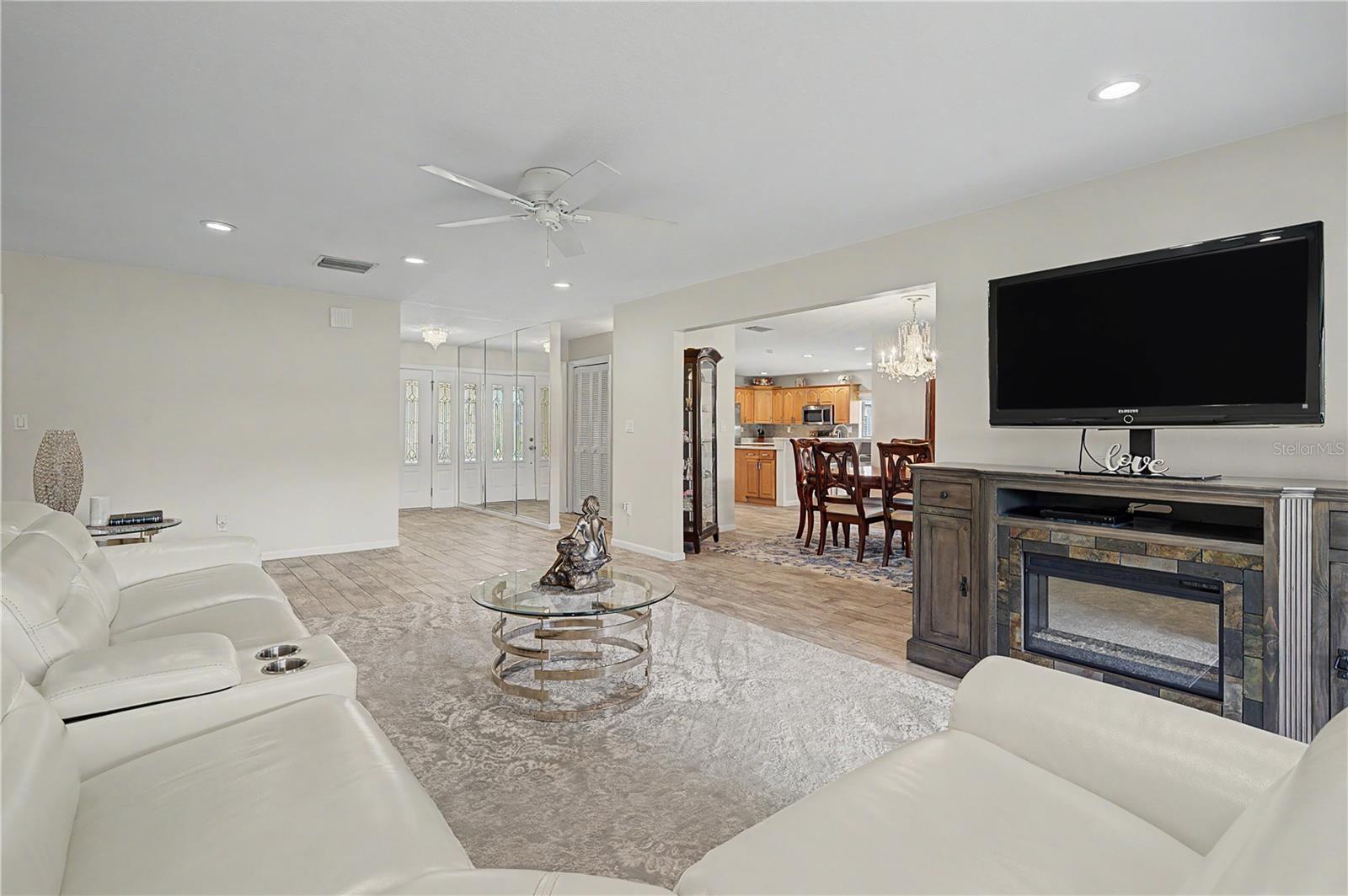 EAST LAKE WOODLANDS - Residential