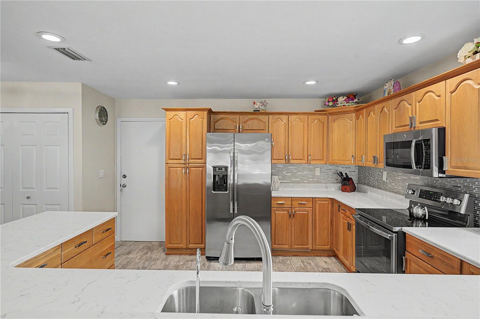 EAST LAKE WOODLANDS - Residential