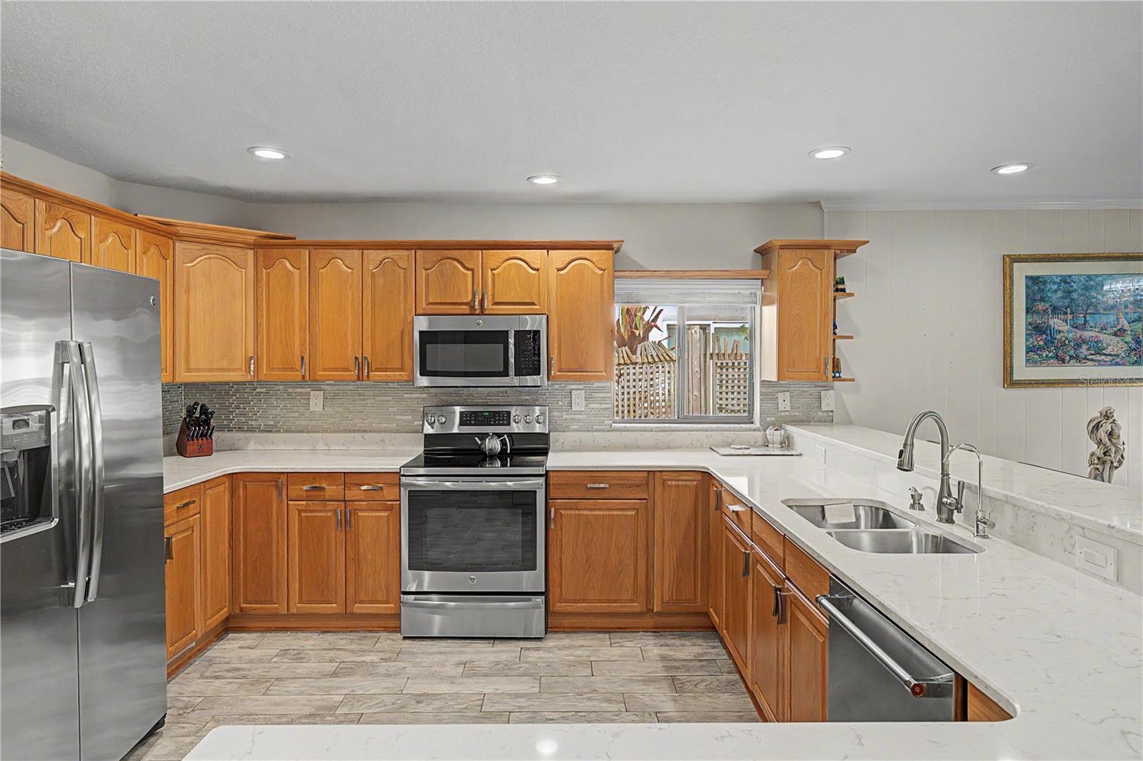 EAST LAKE WOODLANDS - Residential