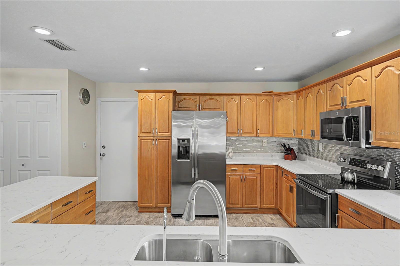 EAST LAKE WOODLANDS - Residential