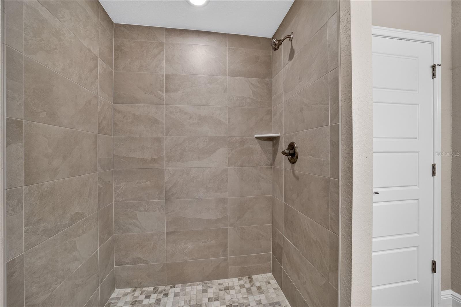 SILVER SPGS SHORES UN 13 - Residential