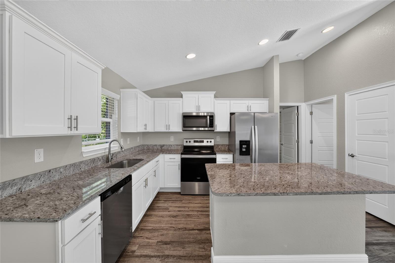 SILVER SPGS SHORES UN 13 - Residential