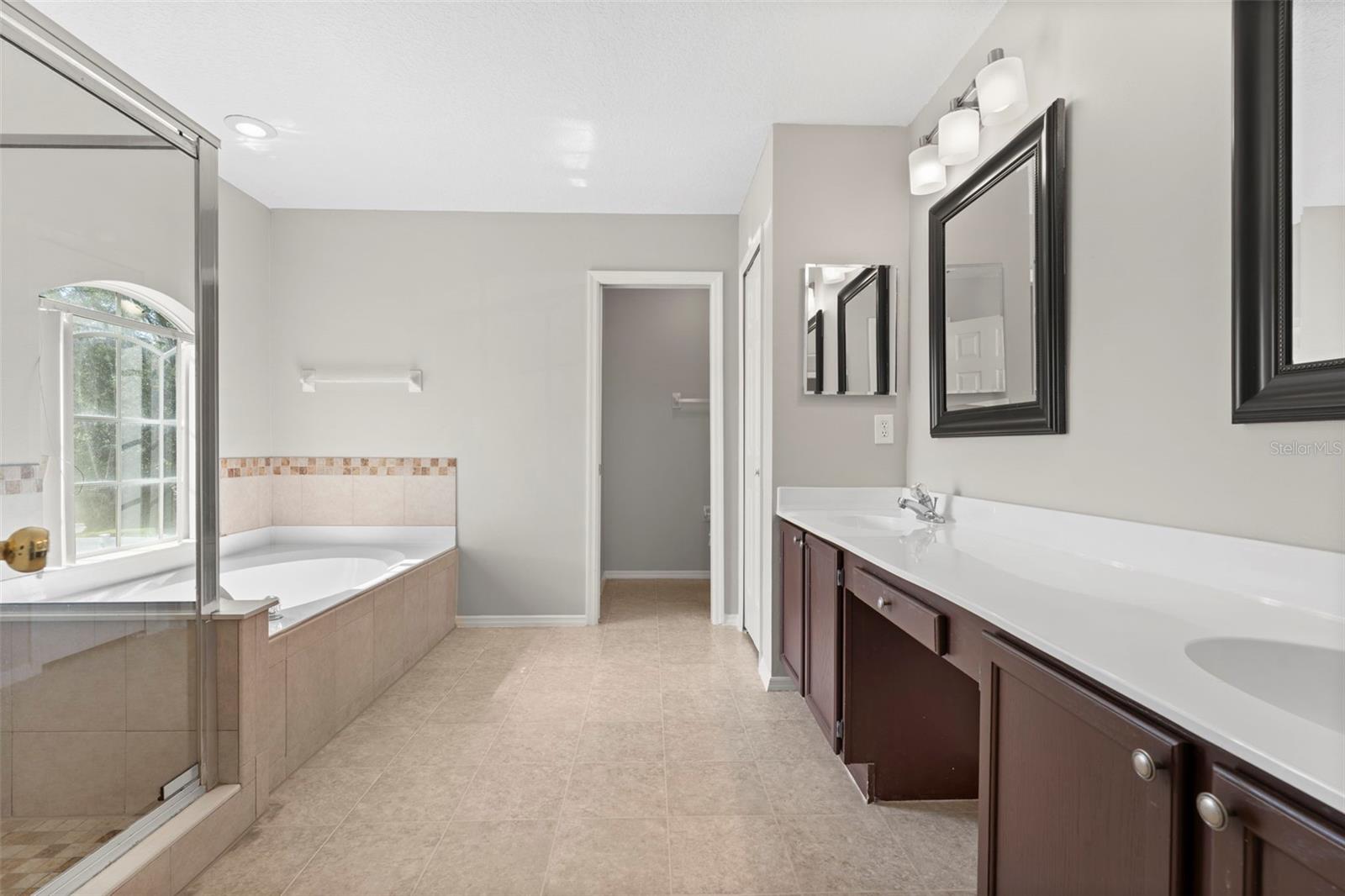 CHAPMAN GROVES - Residential