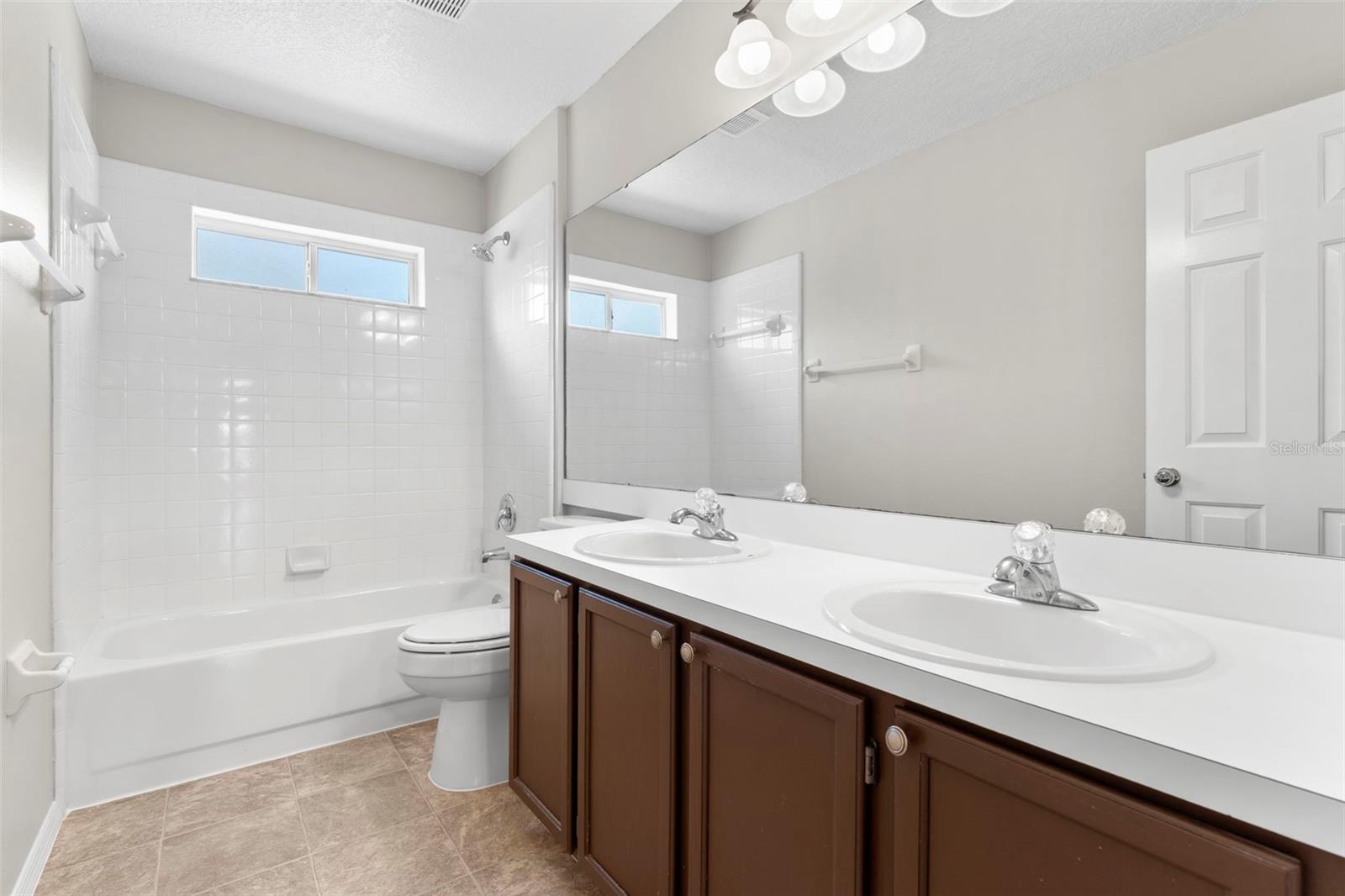 CHAPMAN GROVES - Residential