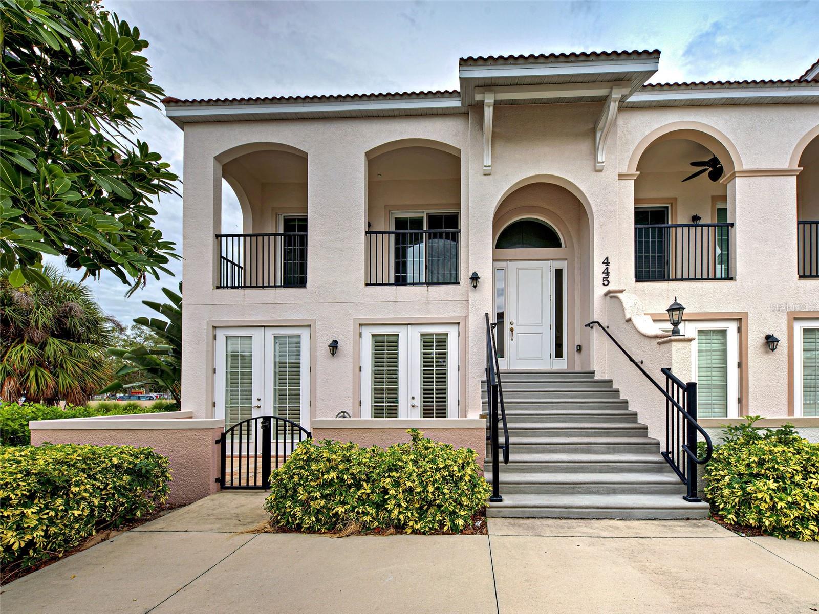 ISLAND COURT VENICE - Residential