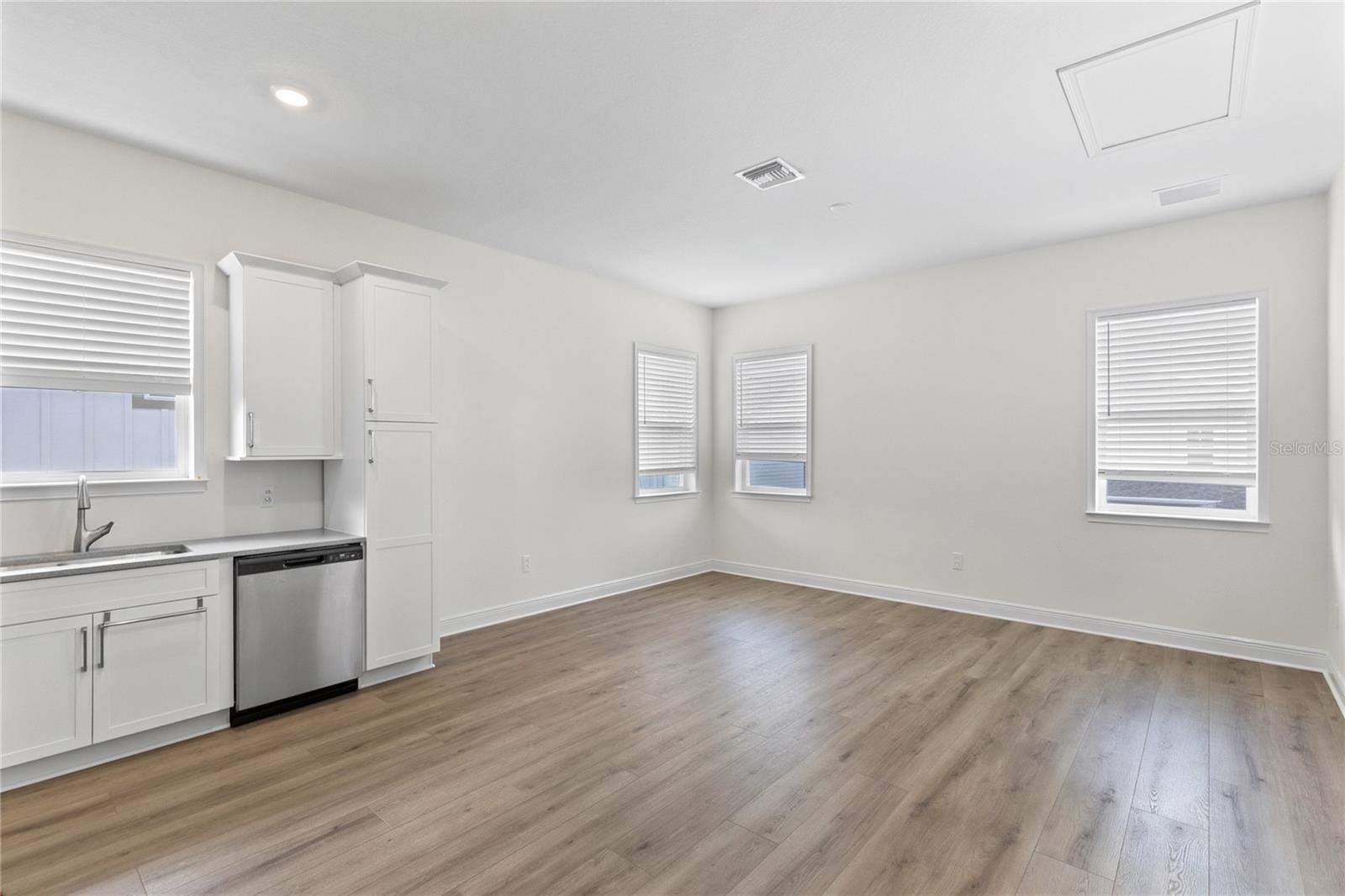 LAUREATE PARK - Residential Lease