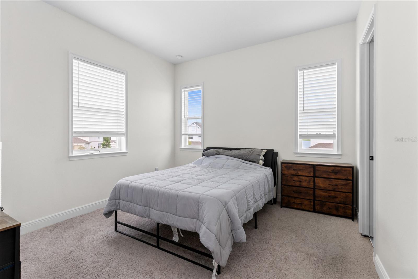 LAUREATE PARK - Residential Lease