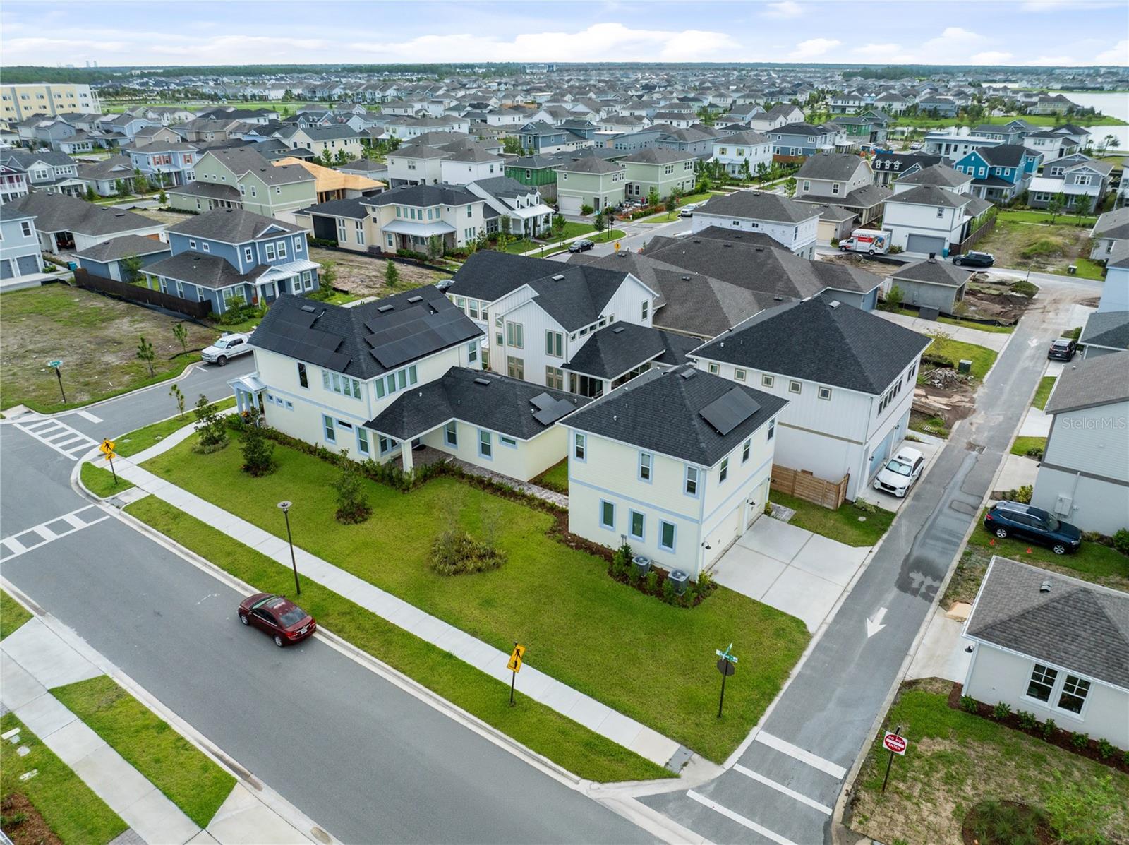 LAUREATE PARK - Residential Lease