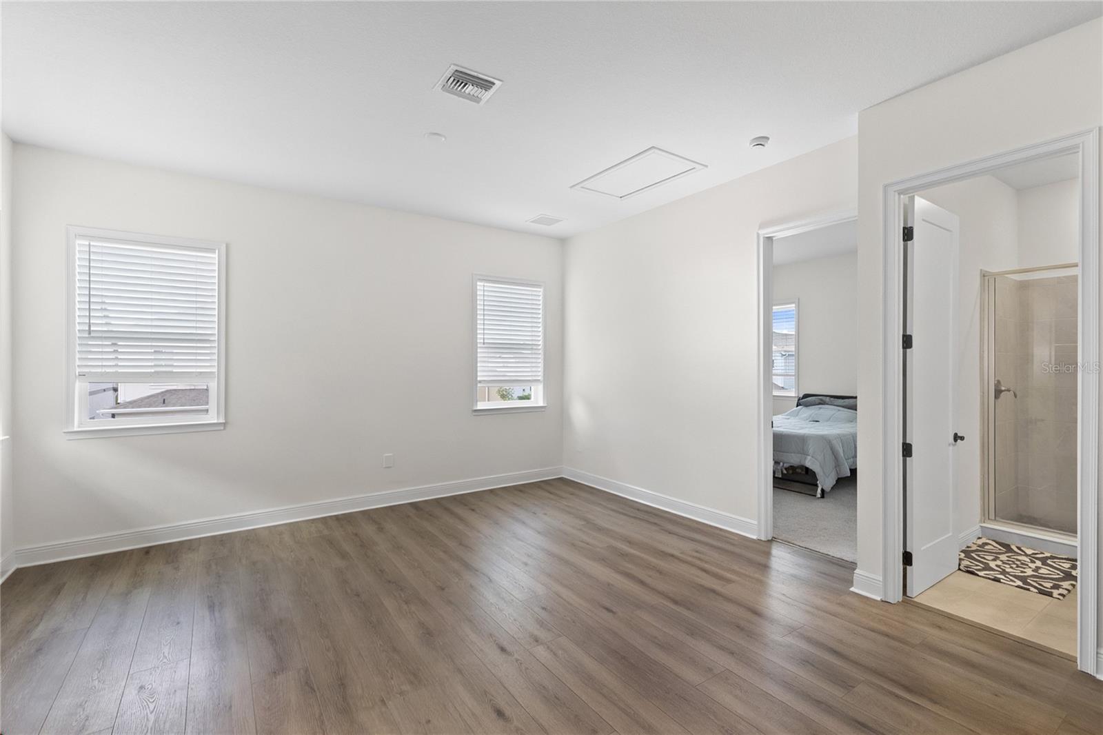 LAUREATE PARK - Residential Lease