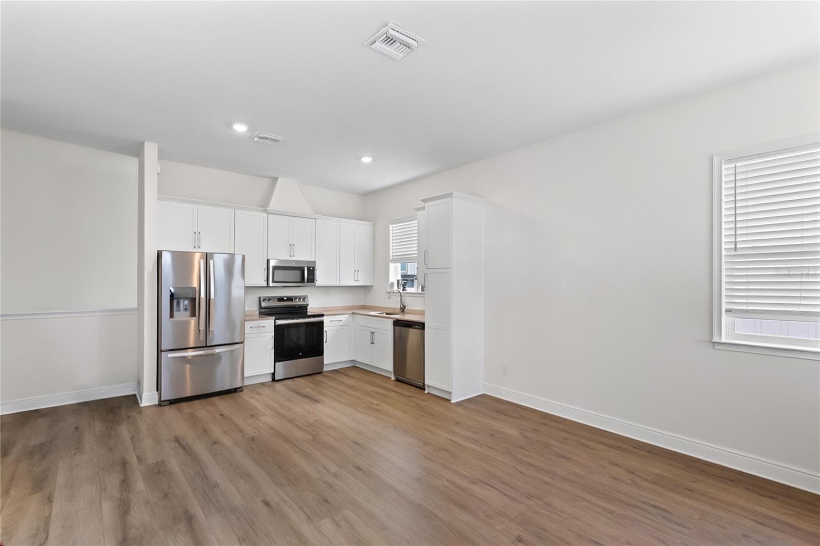 LAUREATE PARK - Residential Lease