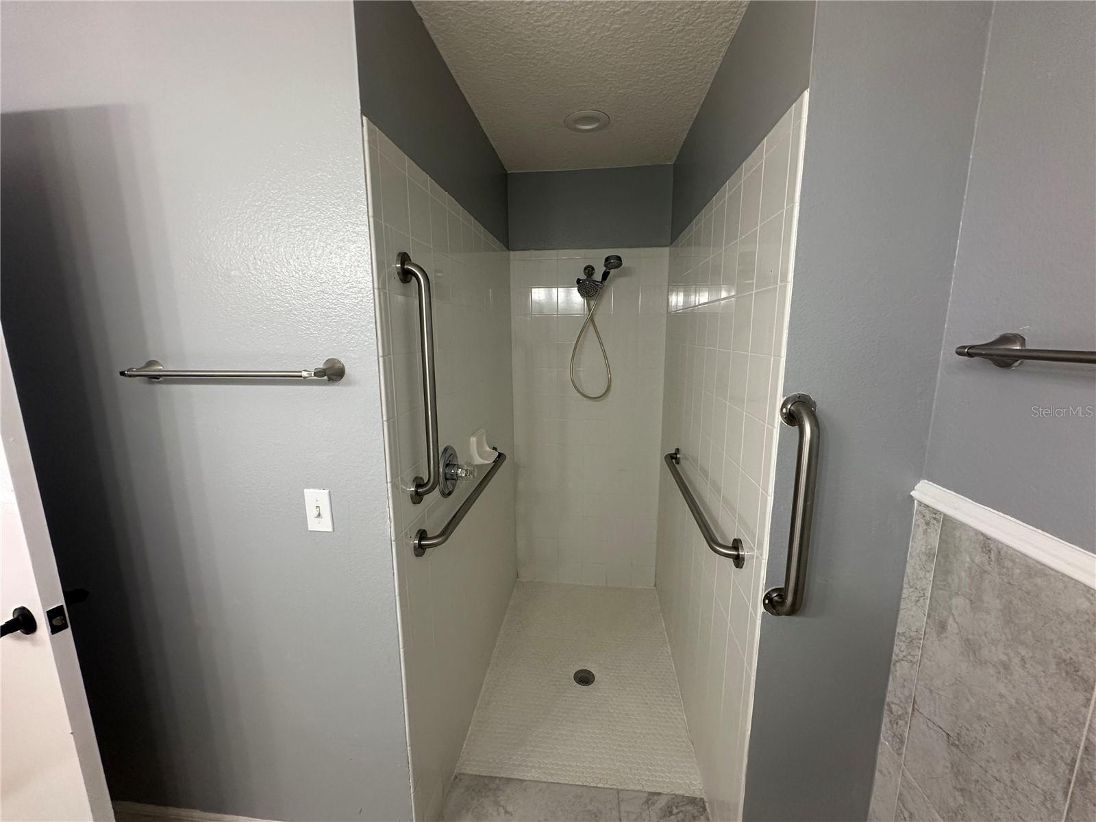 OSPREY COVE AT THE OAKS CONDO PH 11 - Residential