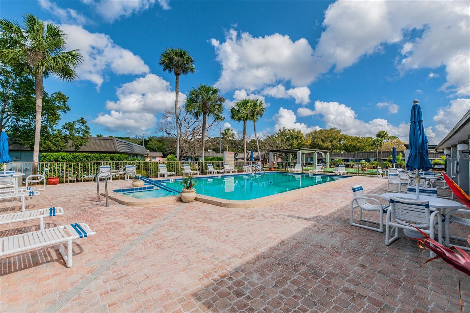 GARDENS BEACON SQUARE - Residential