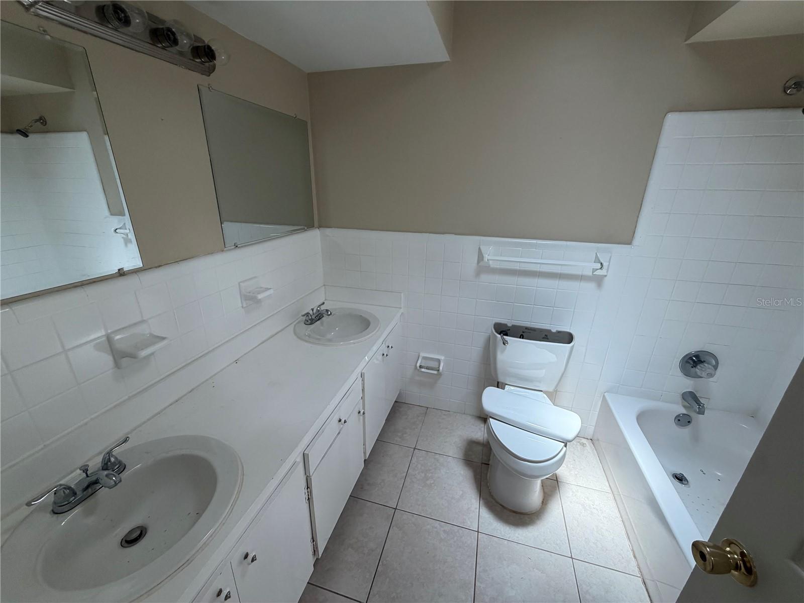 COLLEGE GREEN ESTATES - Residential