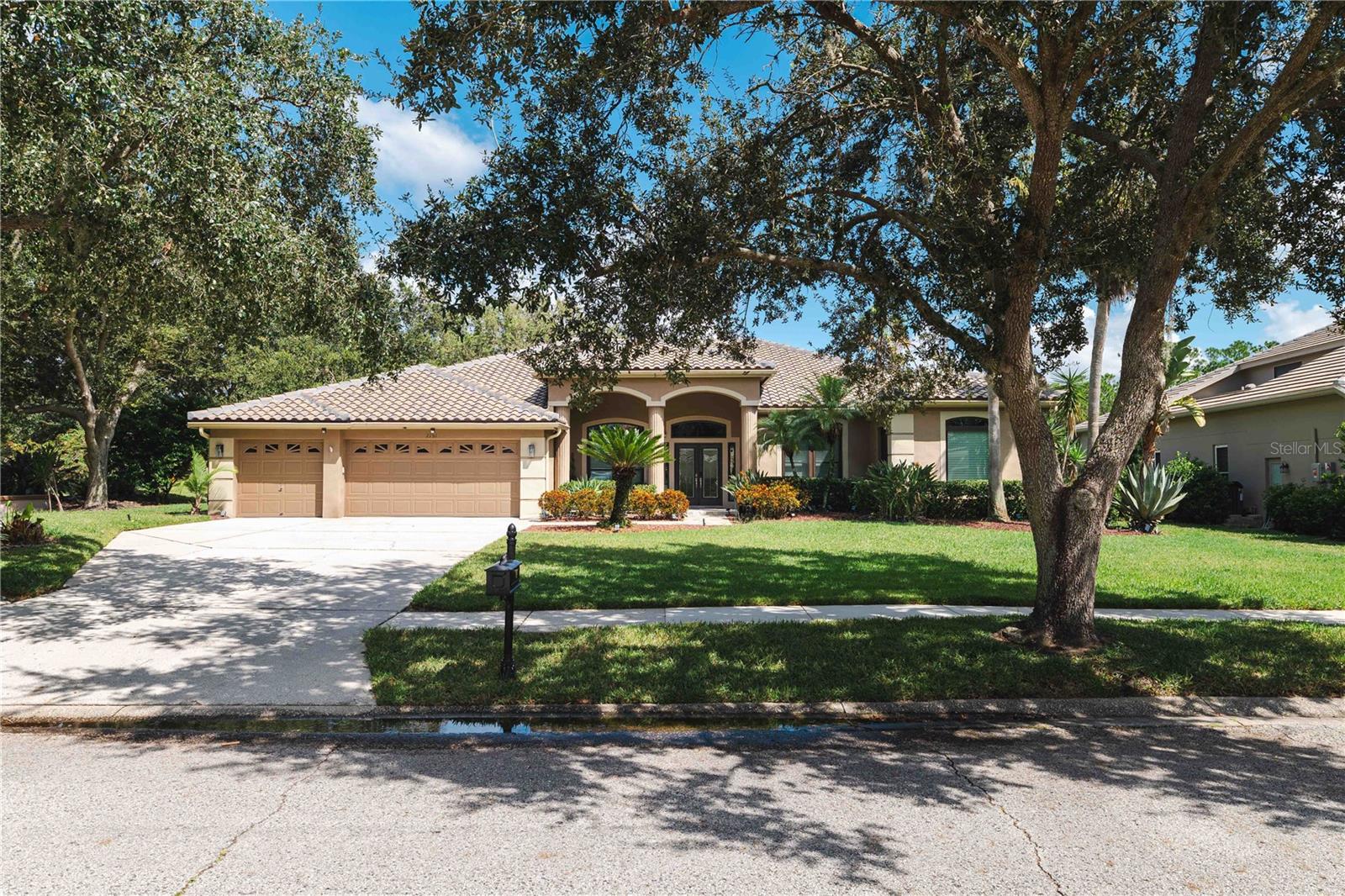 DIAMOND CREST - Residential