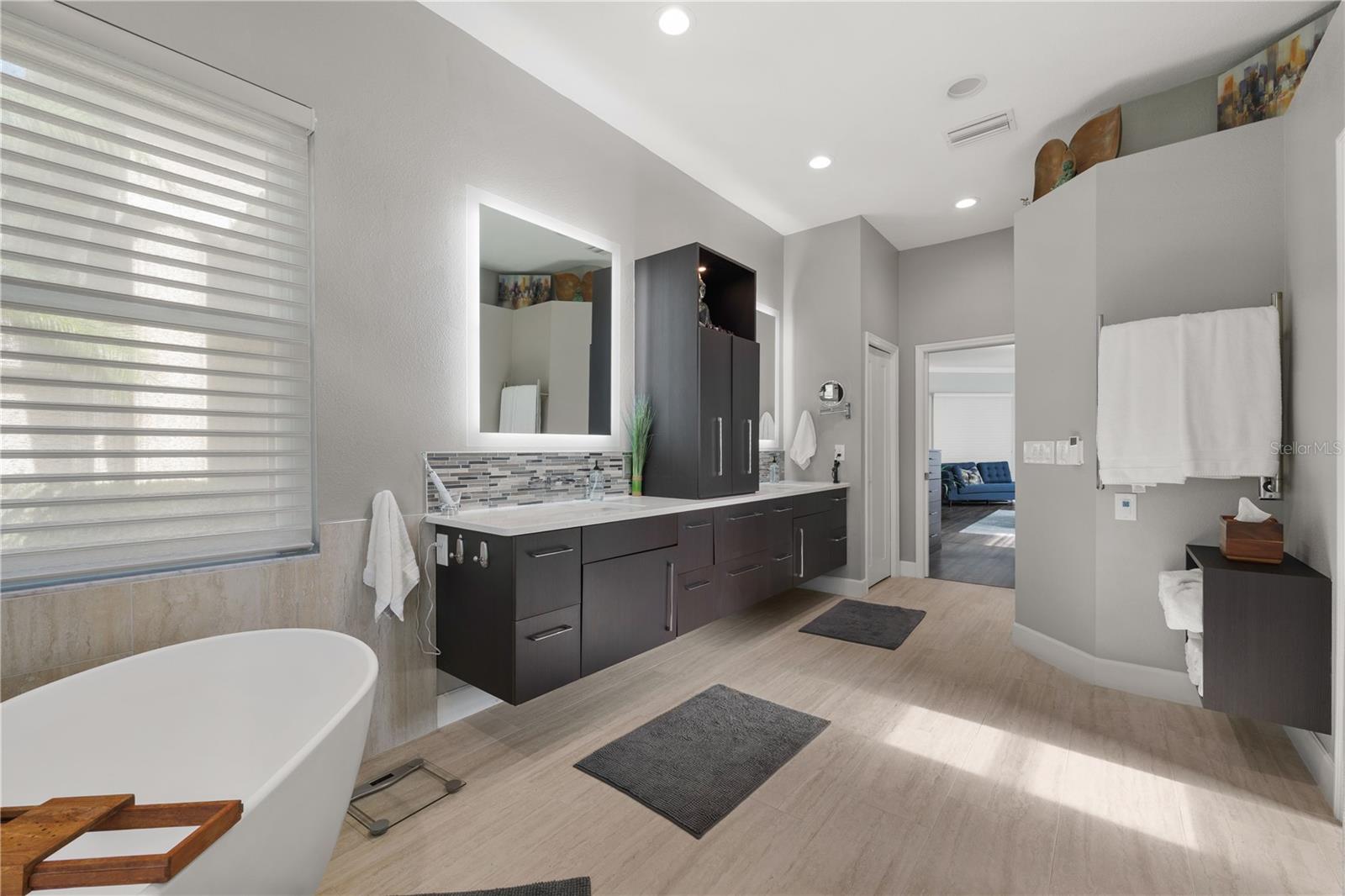 DIAMOND CREST - Residential
