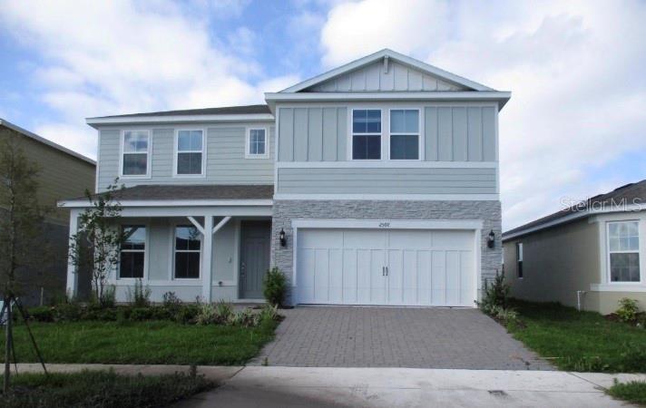 Tohoqua is the kind of neighborhood you've been looking for, with an exciting amenity center and a location within proximity to major roadways, including US-192, the FL. Turnpike and within 30 minutes of Orlando International Airport, Orlando’s world class amusement parks, and Medical City.