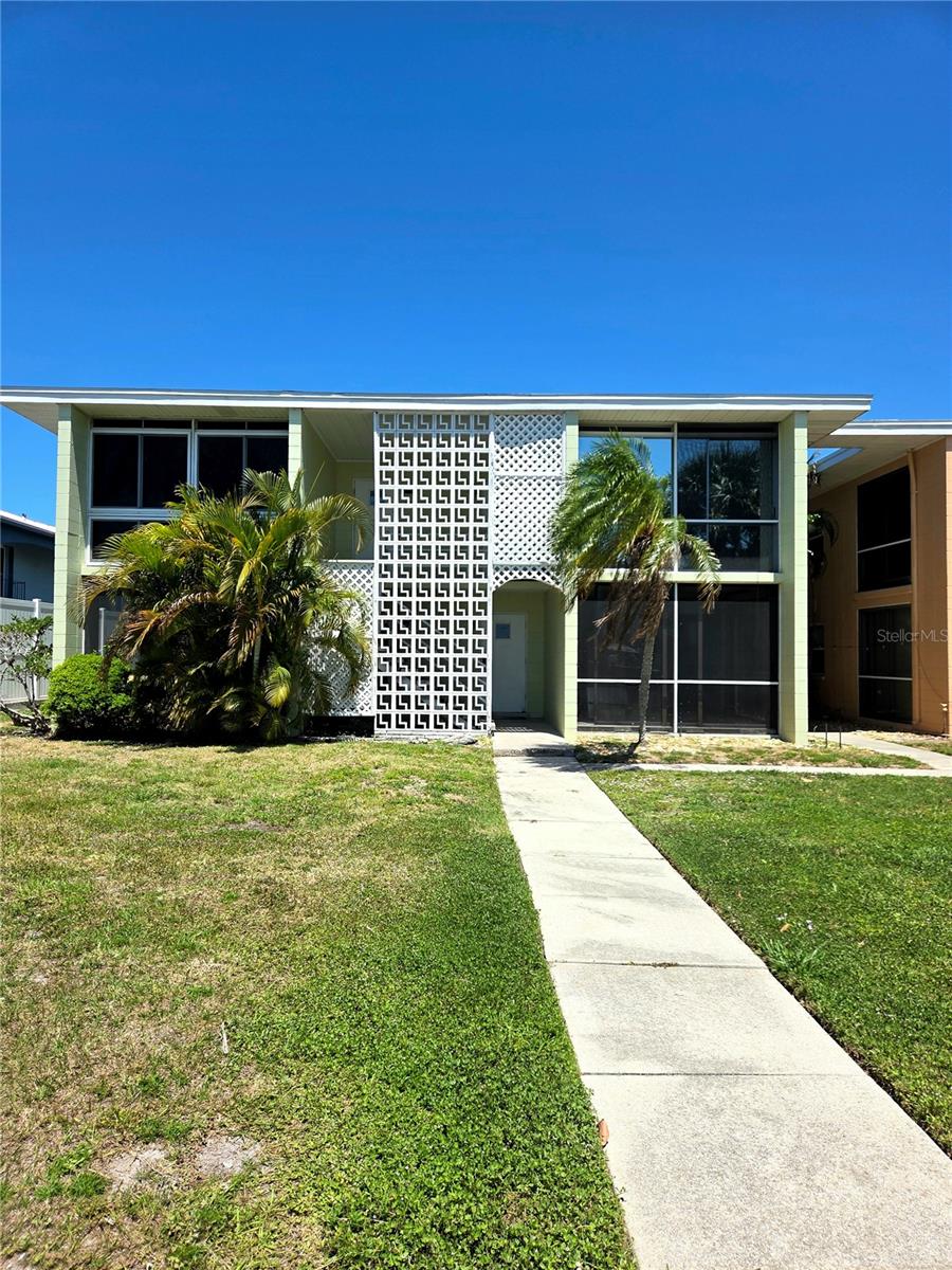 NEW PRICE! MOTIVATED SELLER. 
DEEDED BOAT DOCK INCLUDED! DEEP WATER WITH NO BRIDGES TO OPEN WATER! 2 BEDROOM 2 BATHROOM WATERFRONT GROUND CONDO ONLY MINUTES TO ANNA MARIA ISLAND, WITH A DEEDED DEEP WATER BOAT DOCK THAT CAN ACCOMODATE UP TO A 40' BOAT, LIFTS ARE ALLOWED. AMAZING LOCATION ONLY MINUTES TO THE BEACH AND ANNA MARIA ISLAND WITH NO BRIDGES TO OPEN WATER BY BOAT FROM YOUR PRIVATE DOCK. SPACIOUS LIVING ROOM, PORCH WITH WATER VIEWS AND VIEW OF YOUR OWN DOCK, WITH NEWLY REFINISHED KITCHEN AND 2 COMPLETE FULL BATHS. HOA IS IN GOOD STANDING AND MONTHLY FEES INCLUDE YOUR INSURANCE. UNIT HAS INSTA HOT TANKLESS HOT WATER HEATER, UPDATED ELECTRICAL AND LIGHTING, AND ALL NEW INTERIOR AND EXTERIOR DOORS WITH TRIM. THIS IS A QUIET COMMUNITY WITH ONLY 12 UNITS. DEEDED DOCKAGE WITH DEEP WATER INCLUDED. NO NEED TO PAY FOR BOAT PARKING HERE. SELLER IS MOTIVATED TO SELL!
