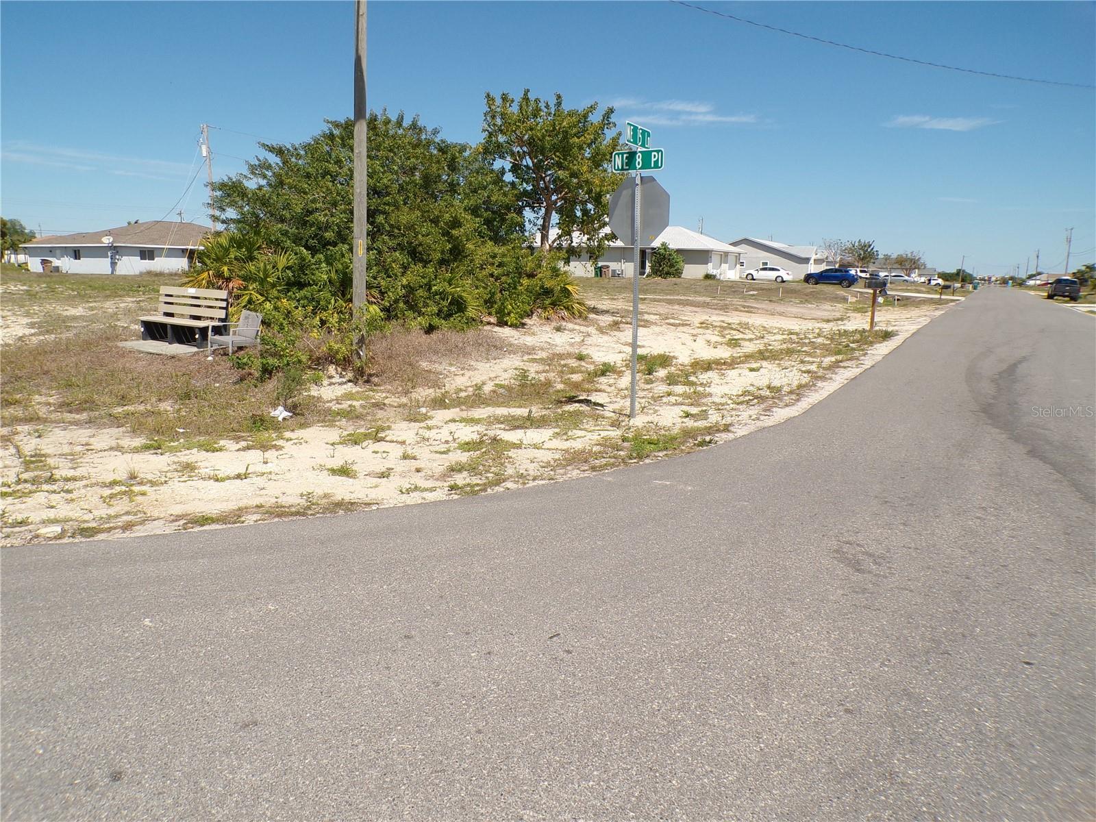 CAPE CORAL - Land