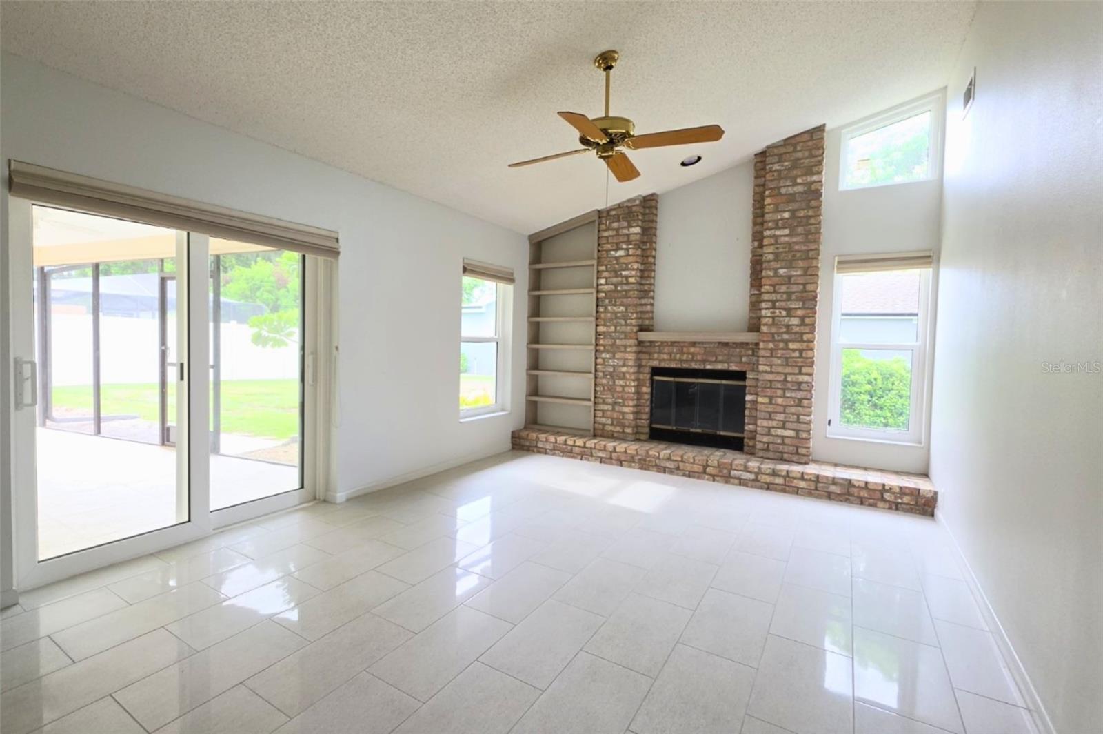 FAIRWAY SPGS - Residential