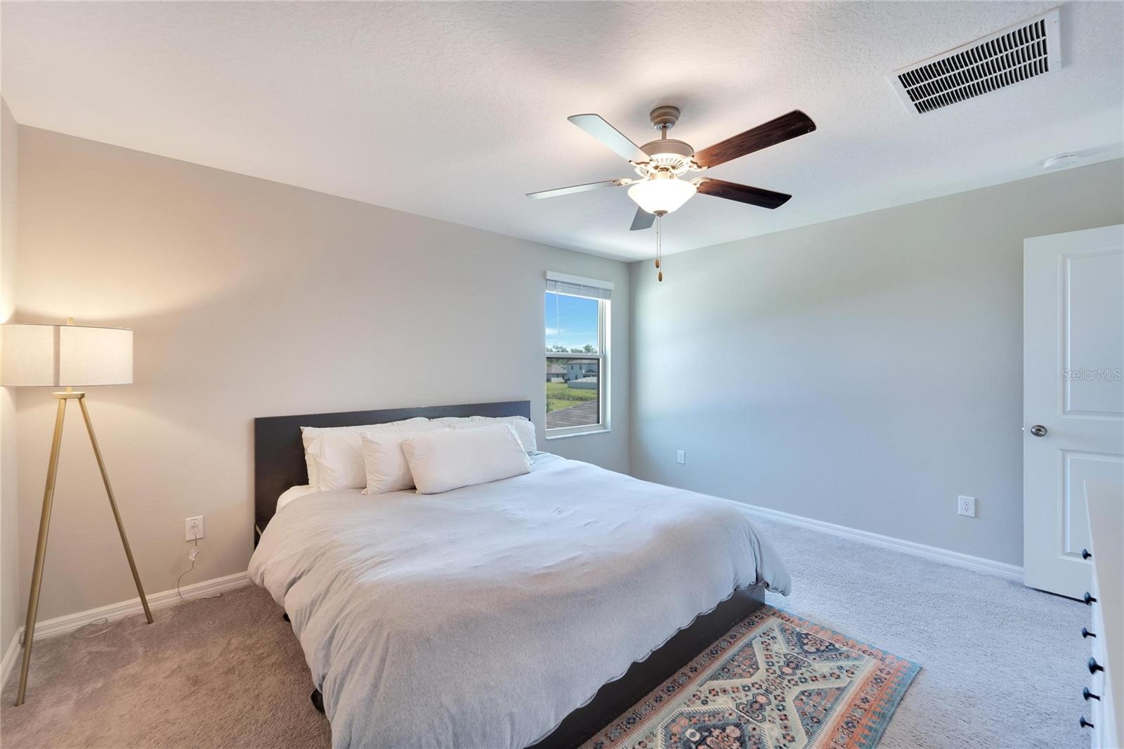 GLENCOVE/BAYPARK PH 2 - Residential Lease