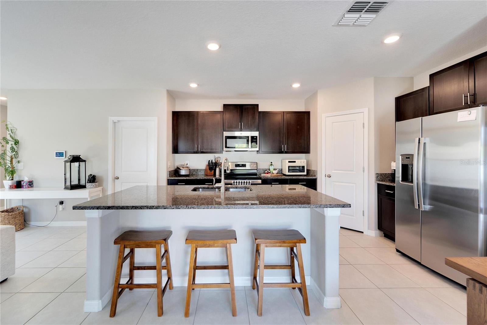 GLENCOVE/BAYPARK PH 2 - Residential Lease