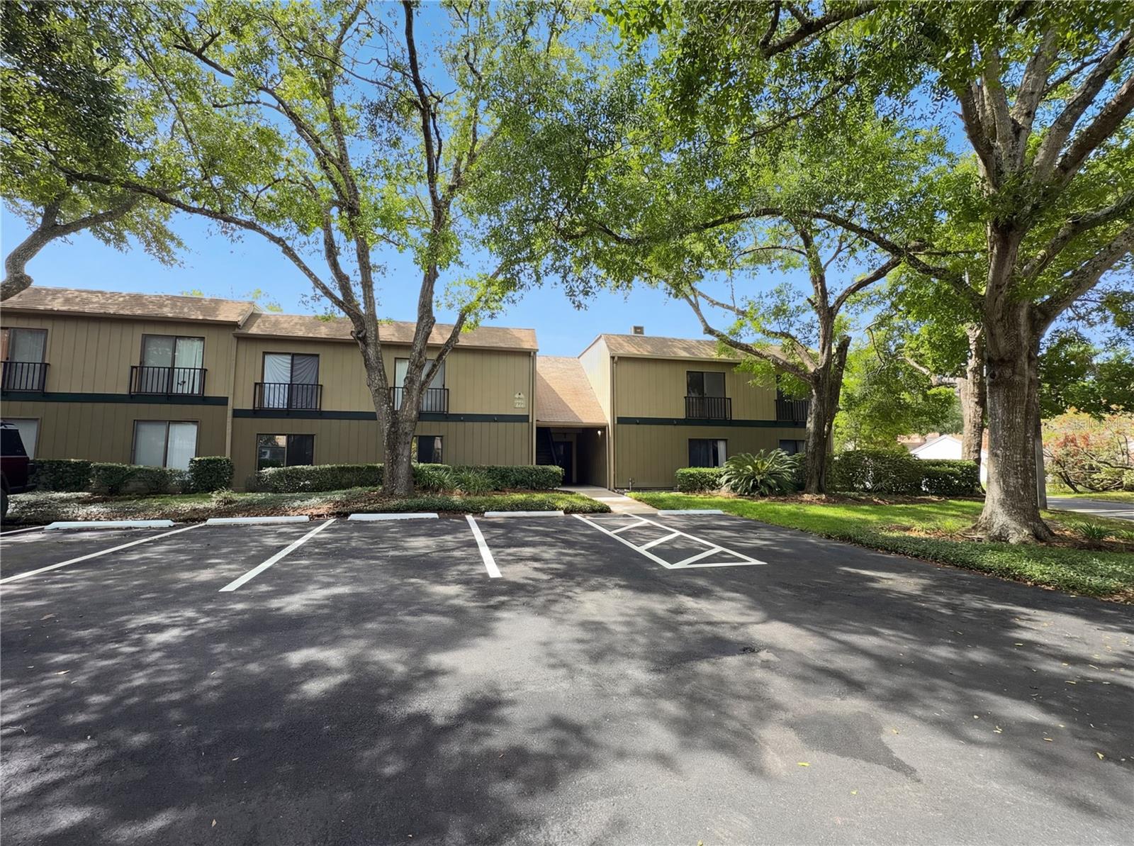 Virtually Staged. Welcome to Baytree Village in the heart of Winter Springs—where beautifully landscaped grounds and a welcoming atmosphere create the perfect place to call home. This MOVE-IN READY second-floor condo offers 3 bedrooms, 2 full baths, and added privacy, all in a prime location close to top-rated schools, parks, shopping, dining, and major roadways for an easy commute.
Step inside to a bright, open-concept living and dining area featuring a wall of windows and two sets of triple sliding glass doors, filling the space with natural light and providing seamless access to a large screened balcony with peaceful garden views—perfect for relaxing or entertaining. The kitchen is well-equipped with stainless steel appliances, ample cabinet and countertop space, and easy-care tile flooring.
The spacious primary suite offers a comfortable retreat, while two additional bedrooms provide flexibility for guests, a home office, or additional living space. Additional highlights include in-unit laundry and extra storage off the balcony.
Residents of Baytree Village enjoy well-maintained amenities and close proximity to local parks, including Audubon Park just minutes away. Whether you're a first-time buyer, downsizing, or investing, this is an opportunity you won’t want to miss. Schedule your private showing today!