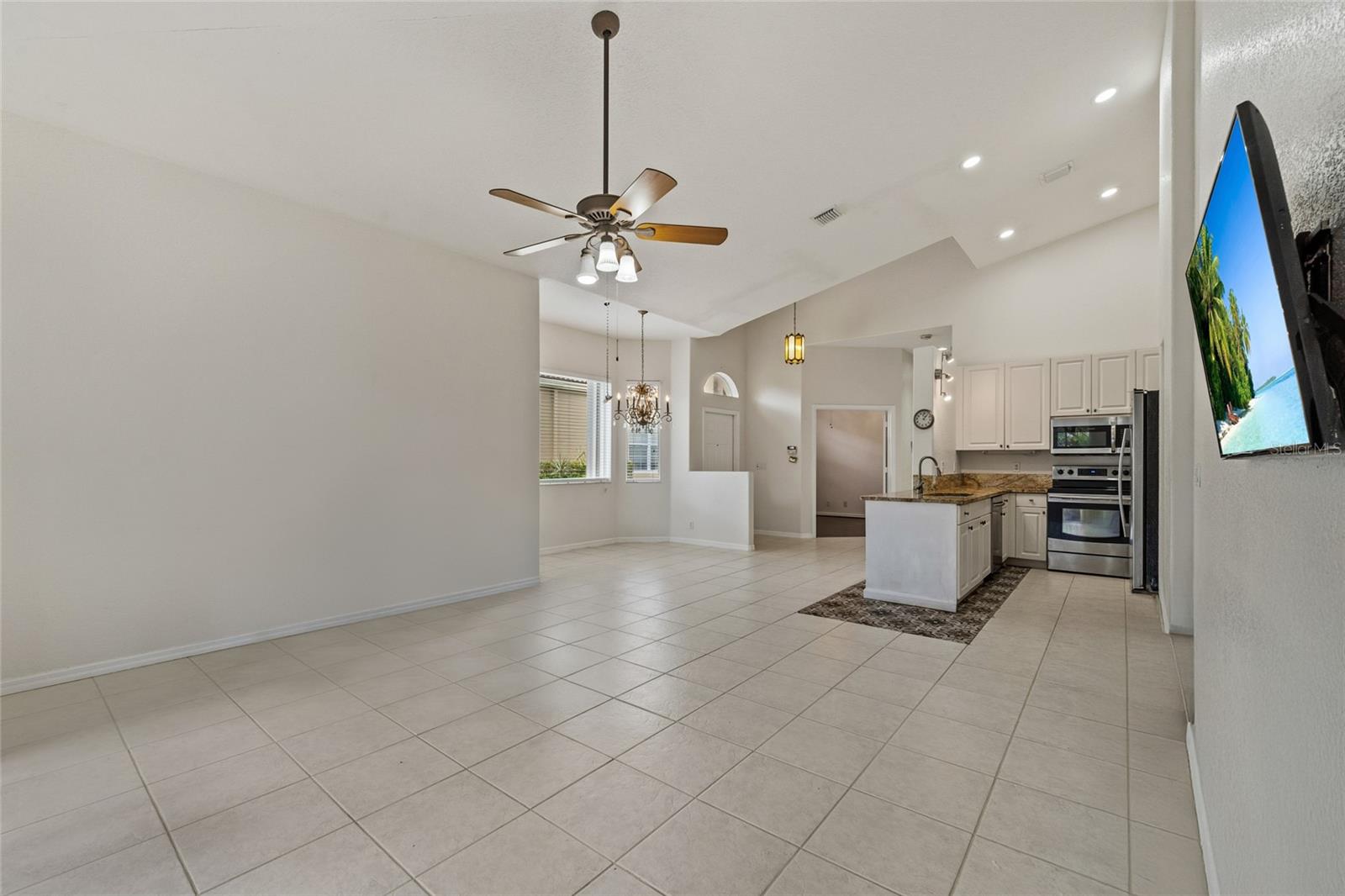 ANDROS ISLE REPL - Residential
