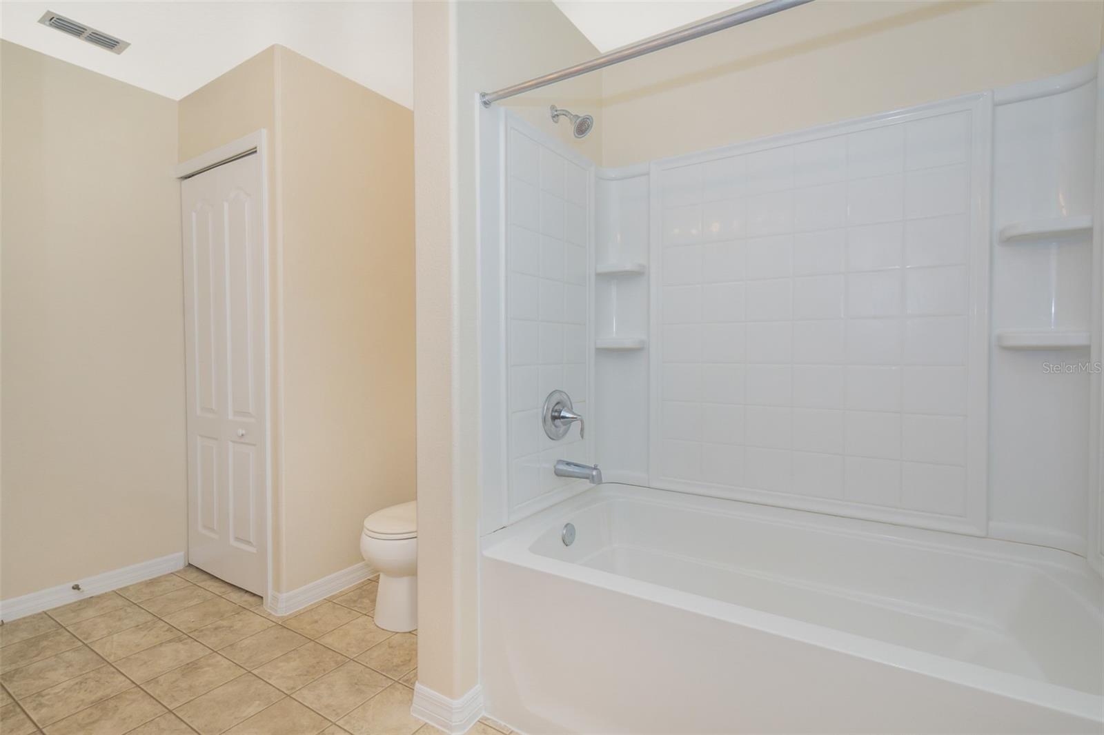 WYNDHAM LAKES ESTATES - Residential Lease
