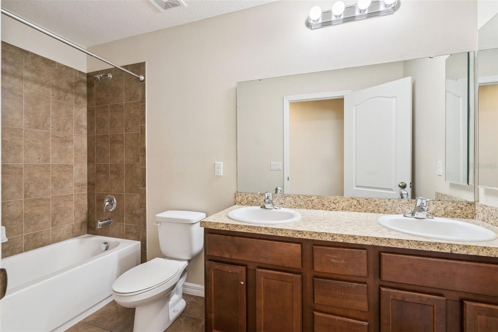 RESERVE/CARRIAGE POINT PH 1 - Residential