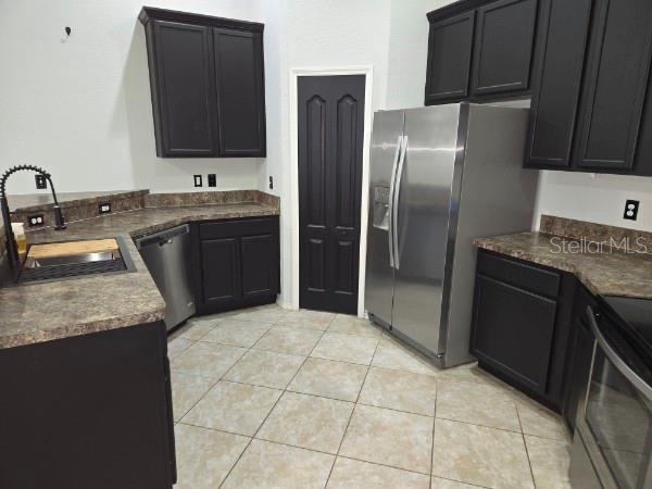 LAKERIDGE ESTATES - Residential Lease
