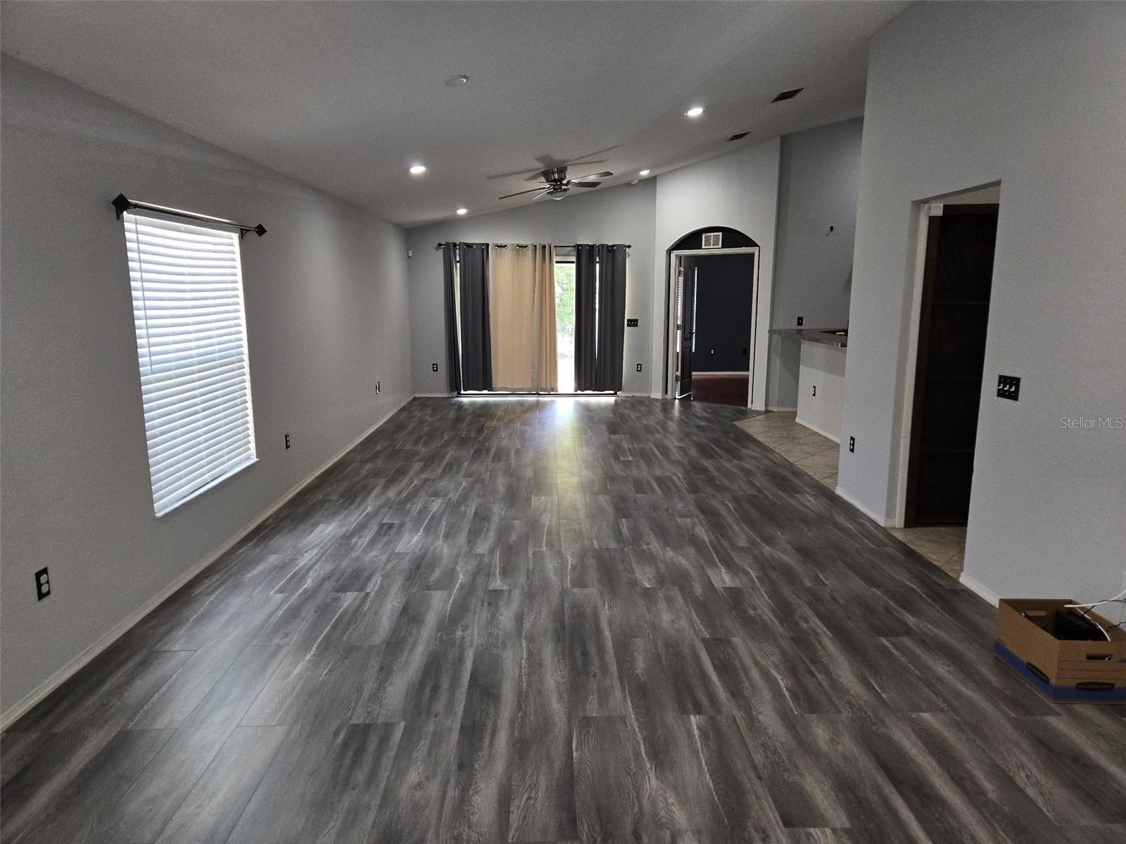 LAKERIDGE ESTATES - Residential Lease