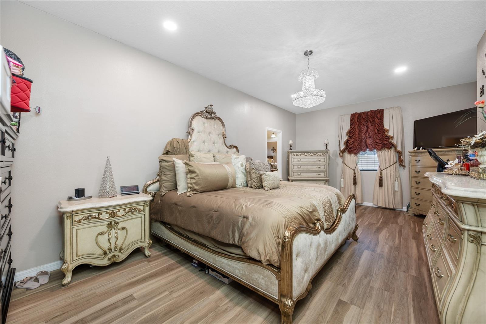 LONG LAKE RANCH - Residential