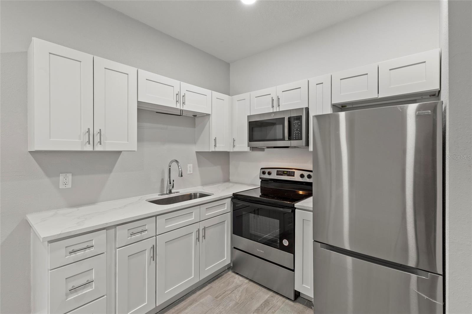 BANZA BANZA - Residential Lease