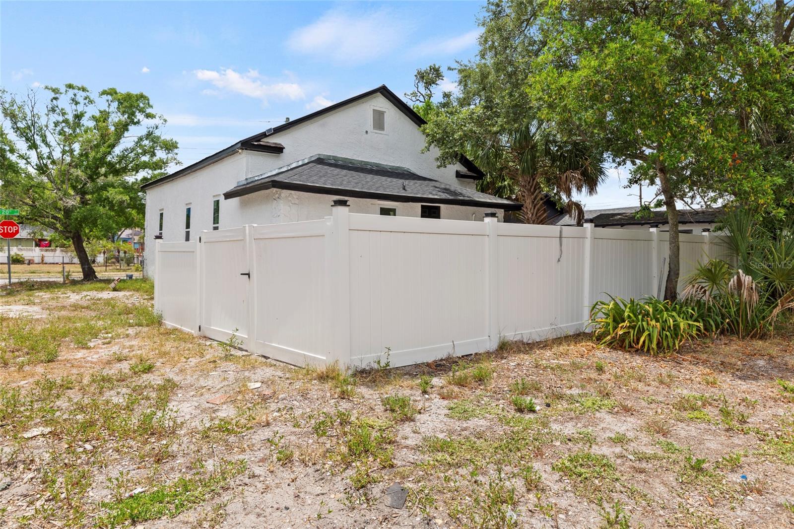 BANZA BANZA - Residential Lease