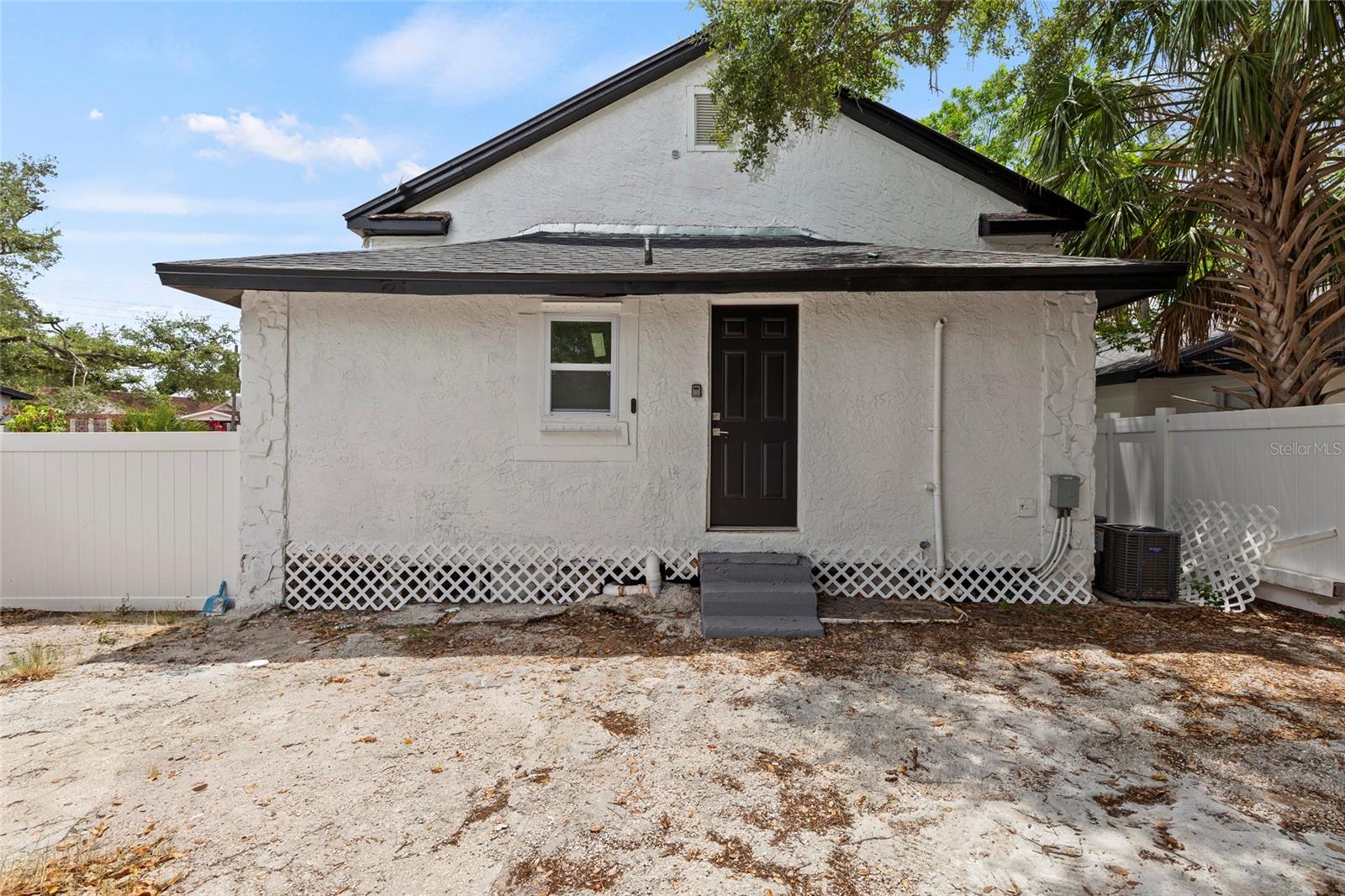BANZA BANZA - Residential Lease