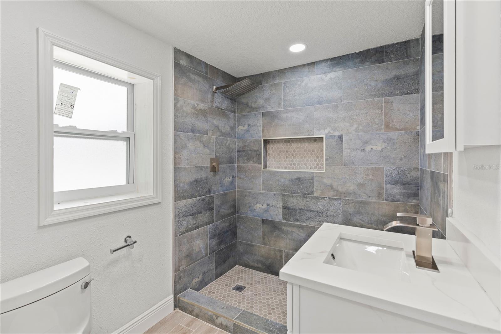 BANZA BANZA - Residential Lease