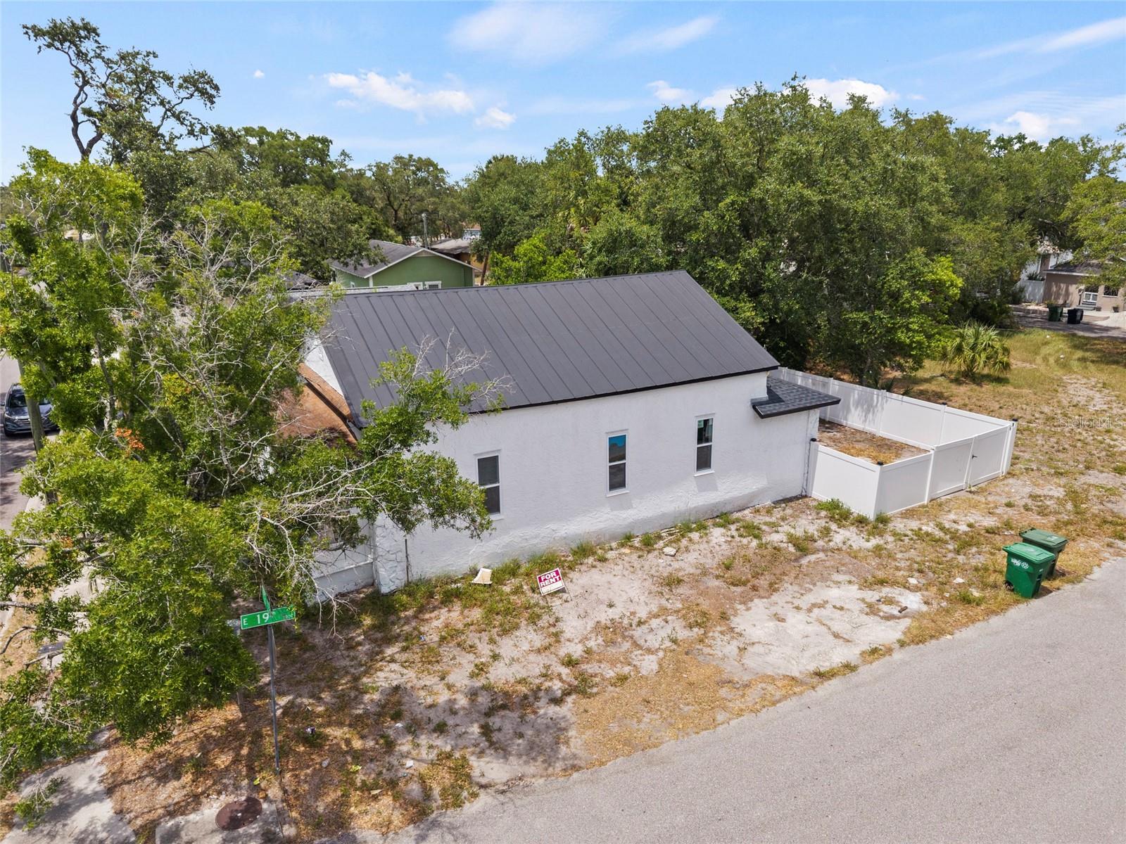 BANZA BANZA - Residential Lease