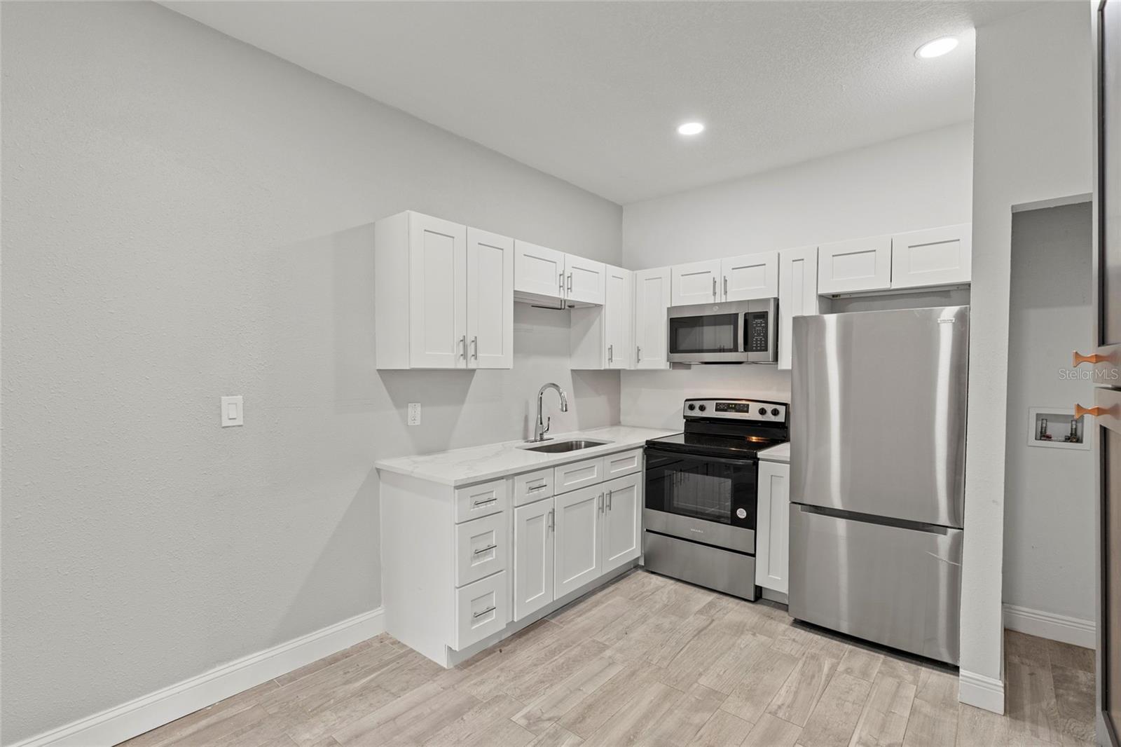BANZA BANZA - Residential Lease