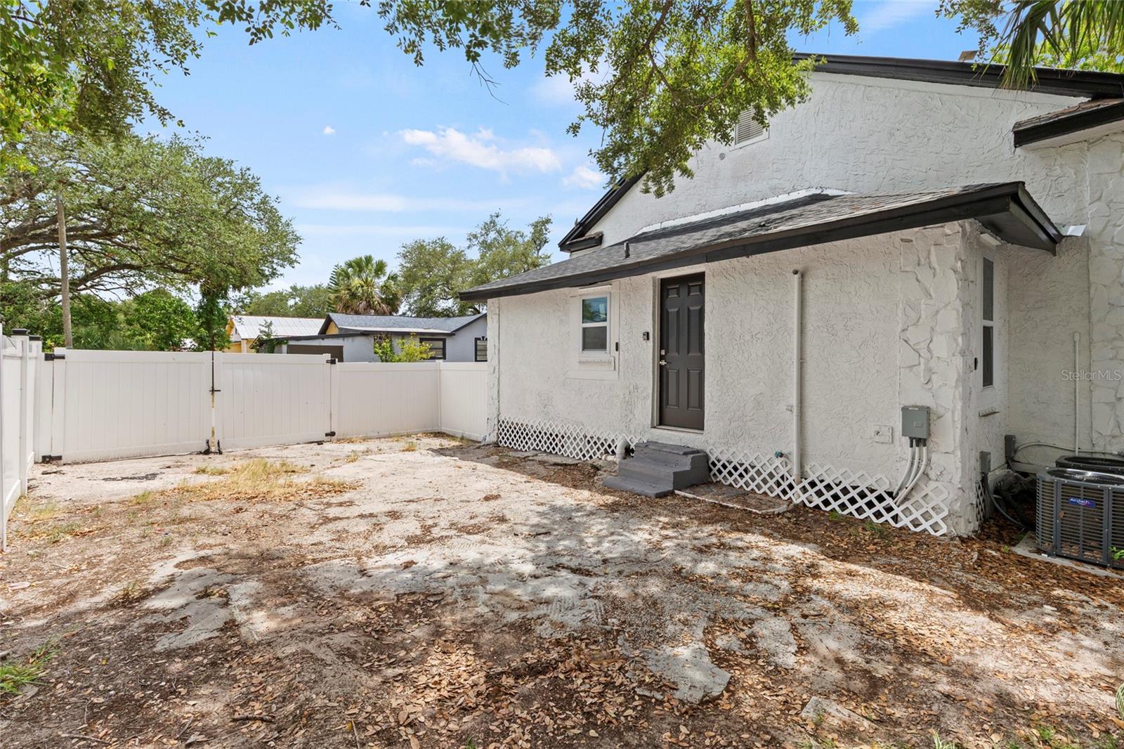 BANZA BANZA - Residential Lease