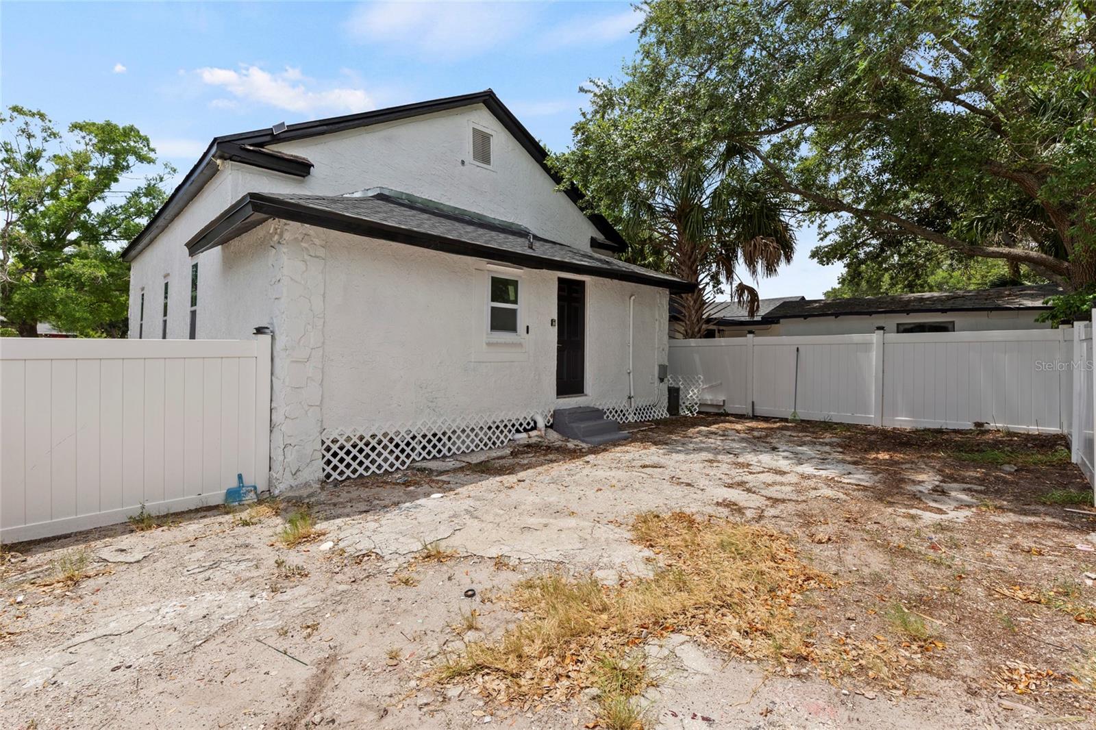 BANZA BANZA - Residential Lease