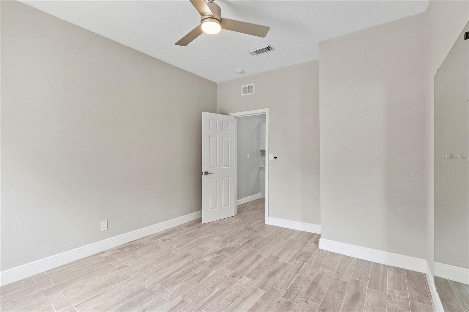 BANZA BANZA - Residential Lease