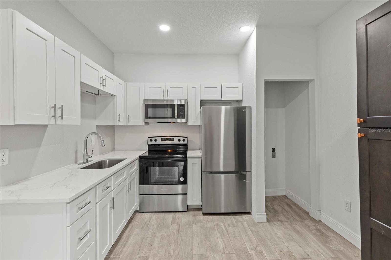BANZA BANZA - Residential Lease