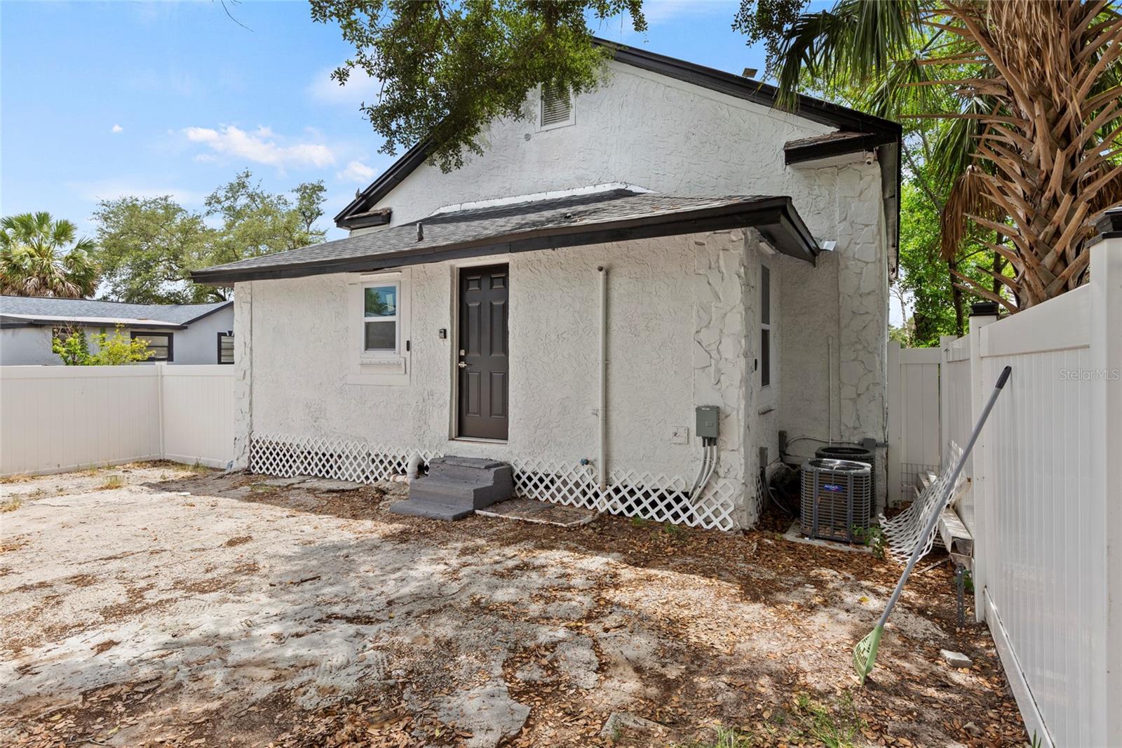 BANZA BANZA - Residential Lease