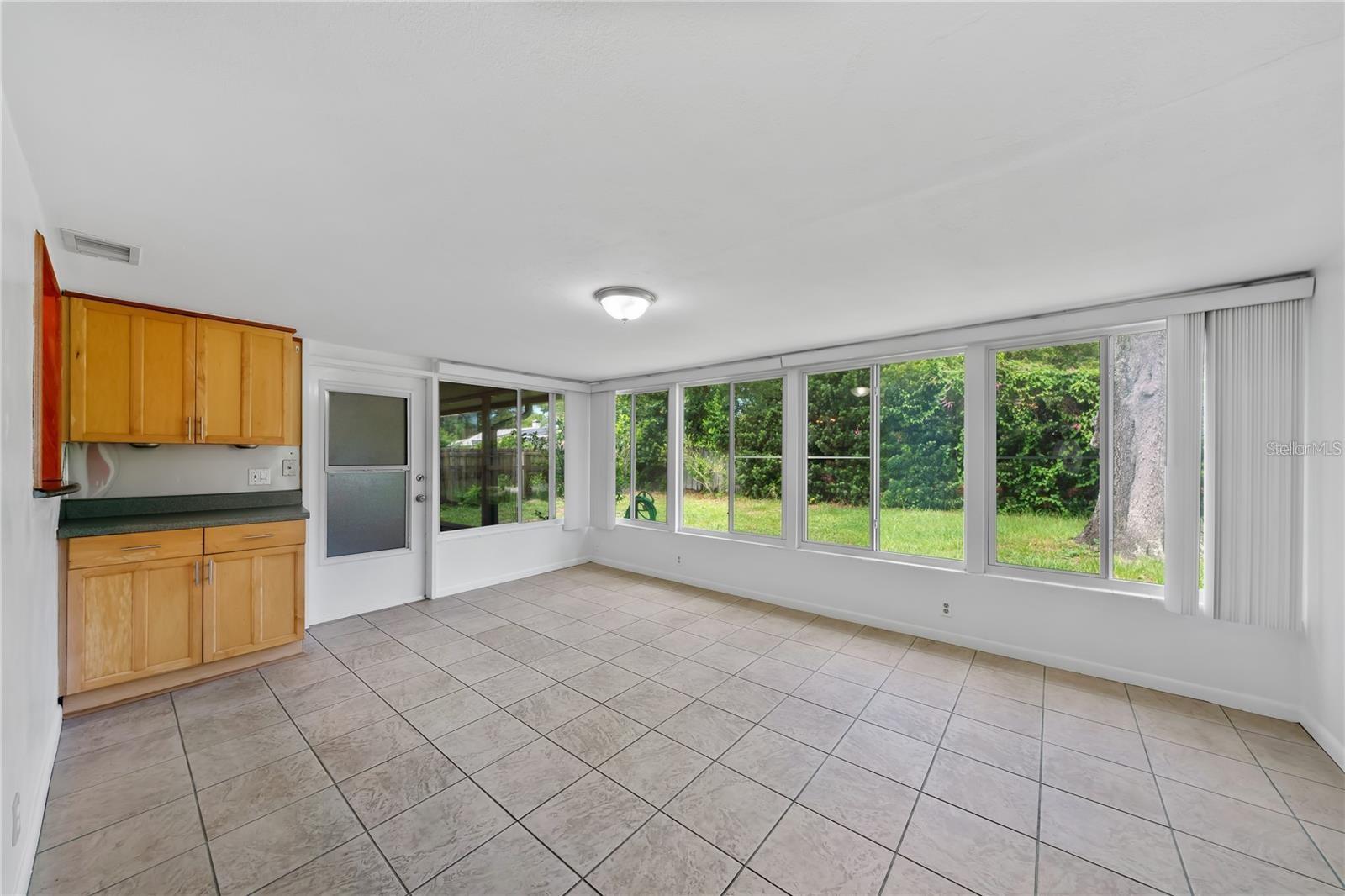 ROSERY GROVE VILLA 2ND ADD - Residential Lease