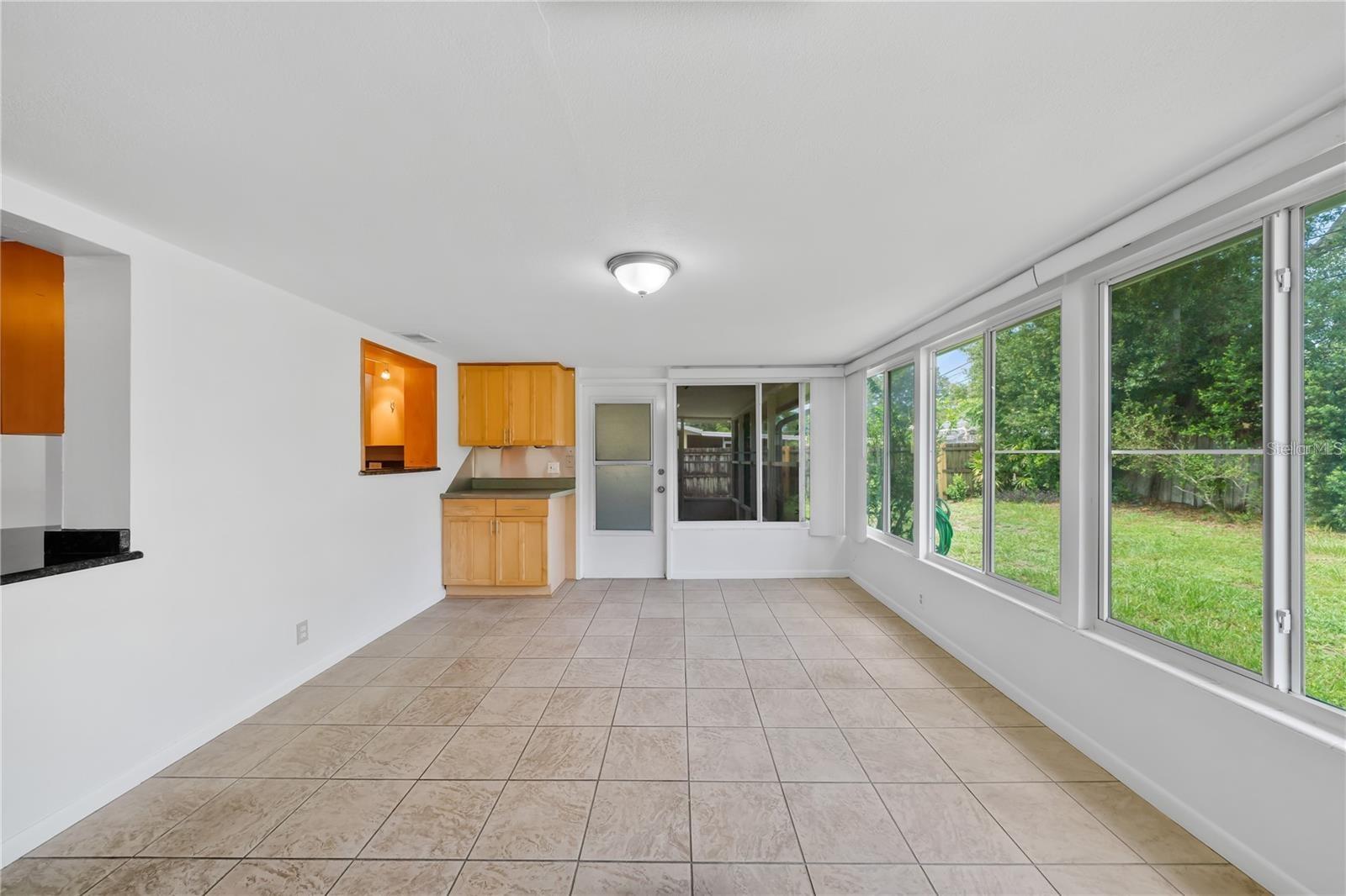 ROSERY GROVE VILLA 2ND ADD - Residential Lease