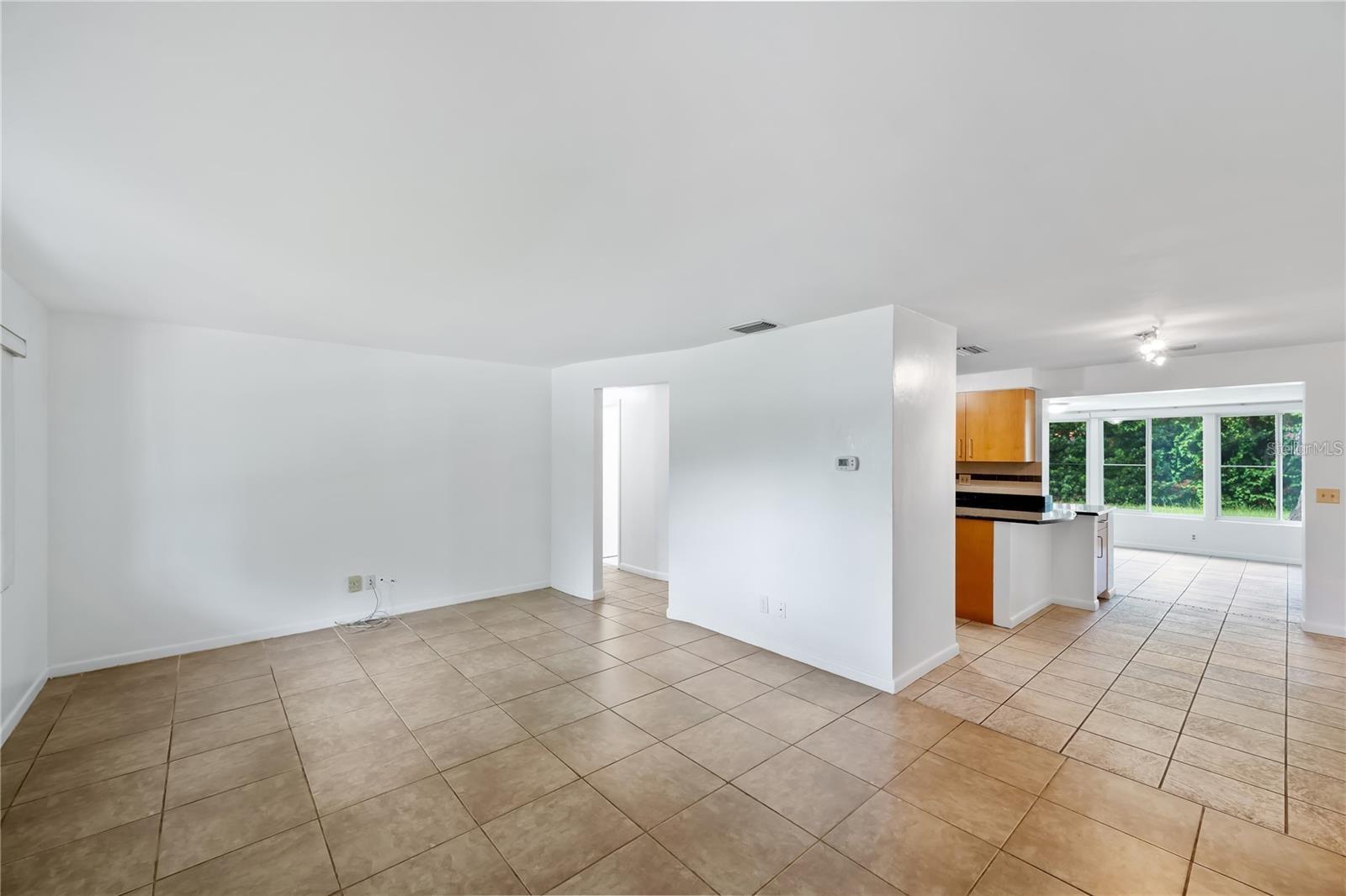 ROSERY GROVE VILLA 2ND ADD - Residential Lease