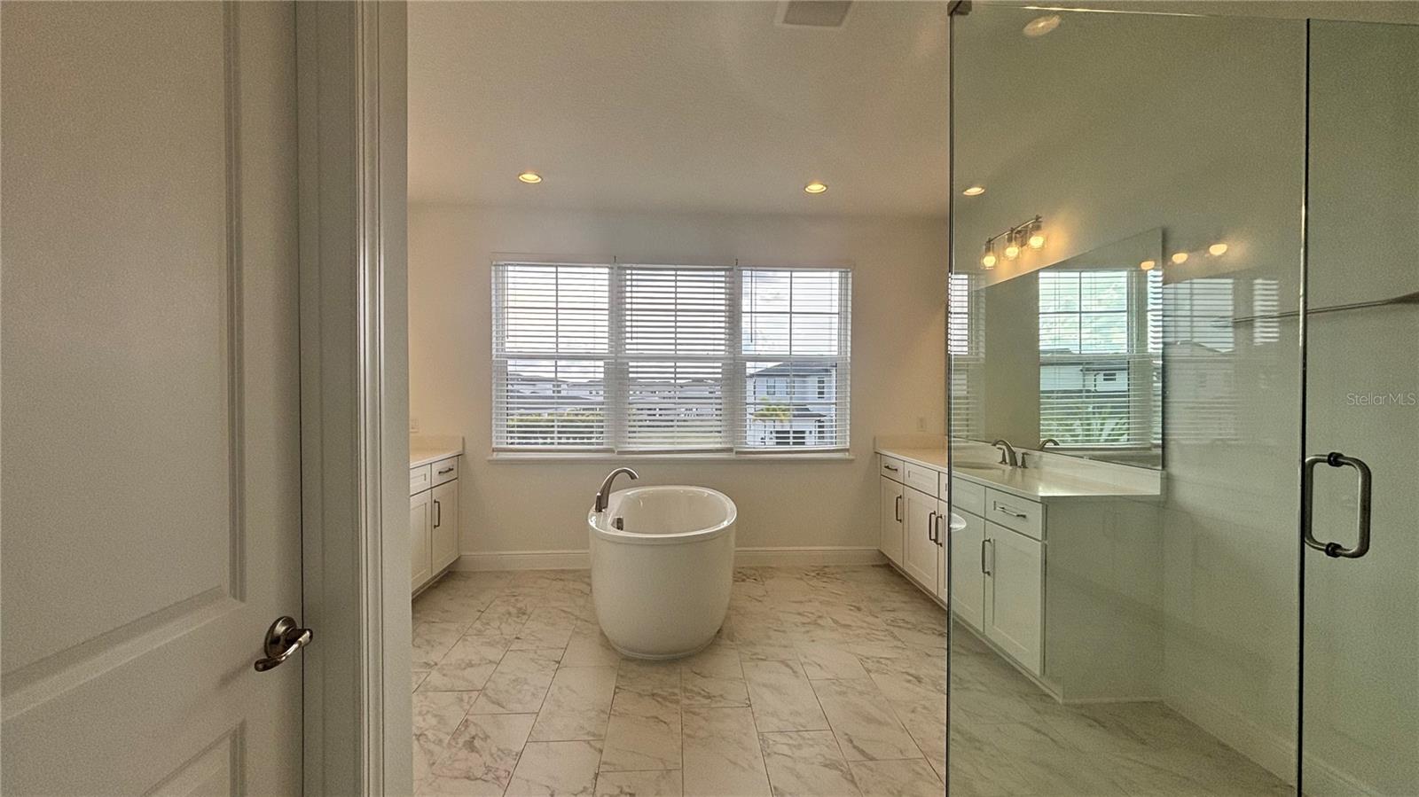 LAUREL POINTE PH 1 - Residential