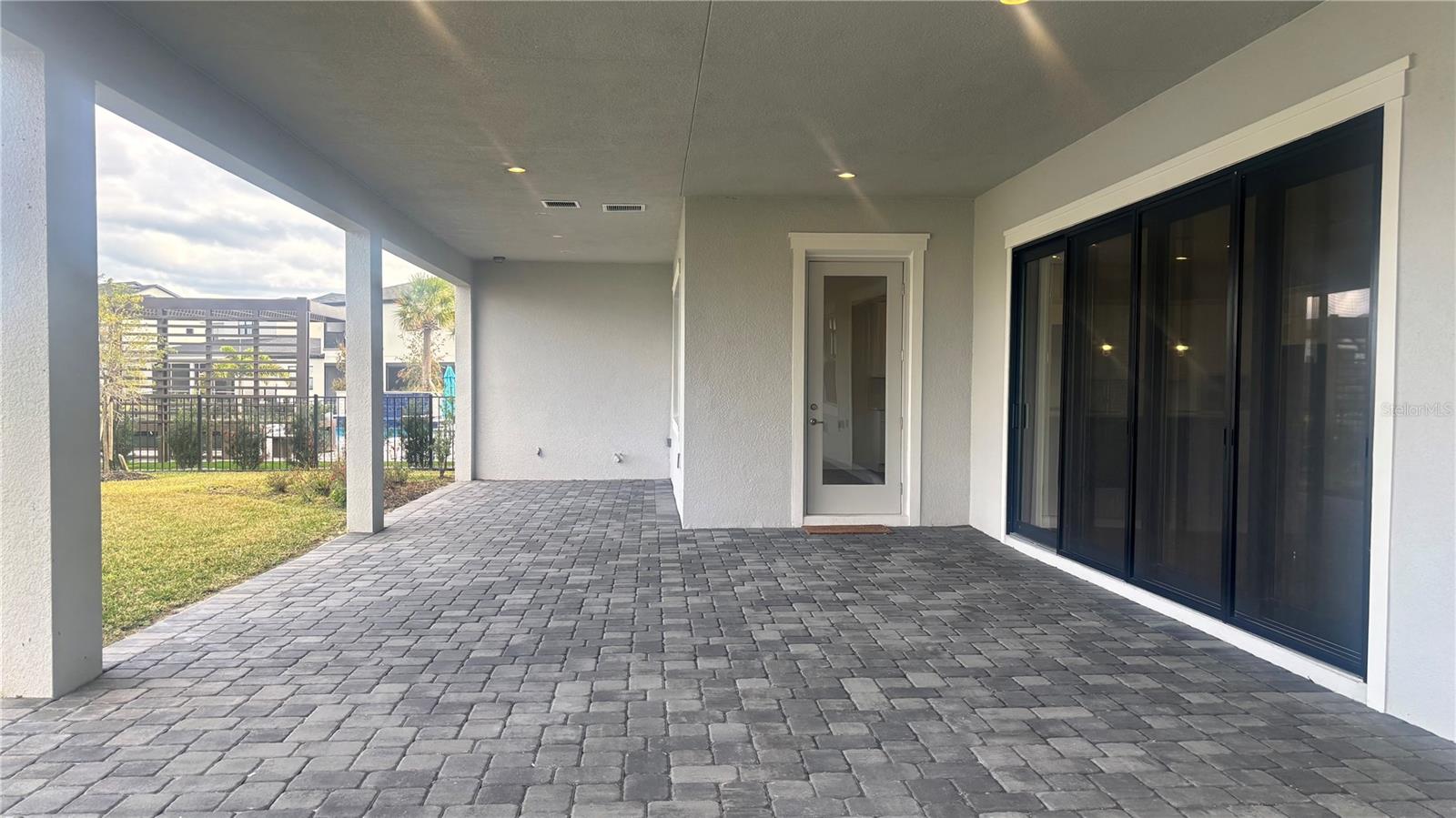 LAUREL POINTE PH 1 - Residential