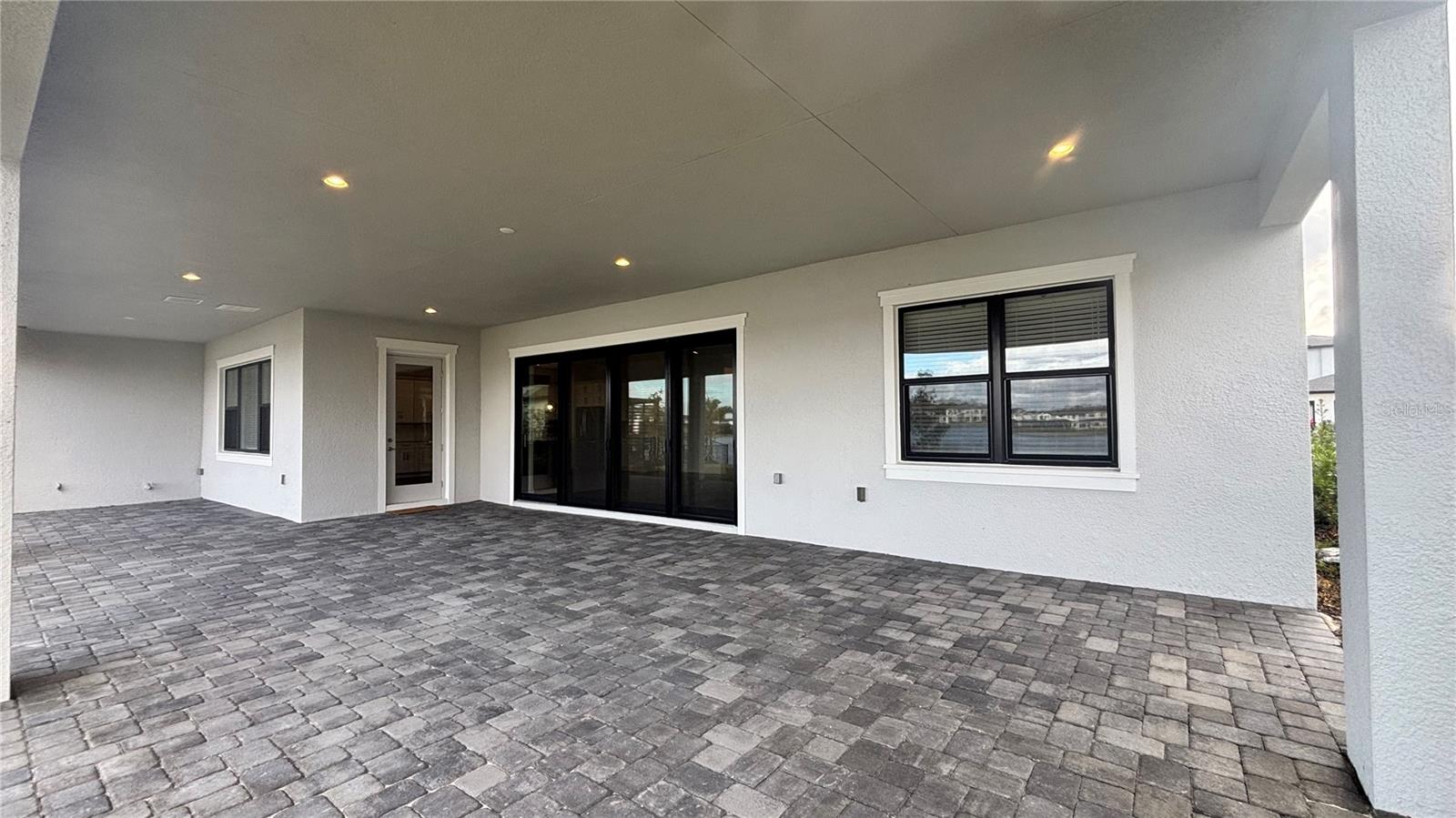 LAUREL POINTE PH 1 - Residential